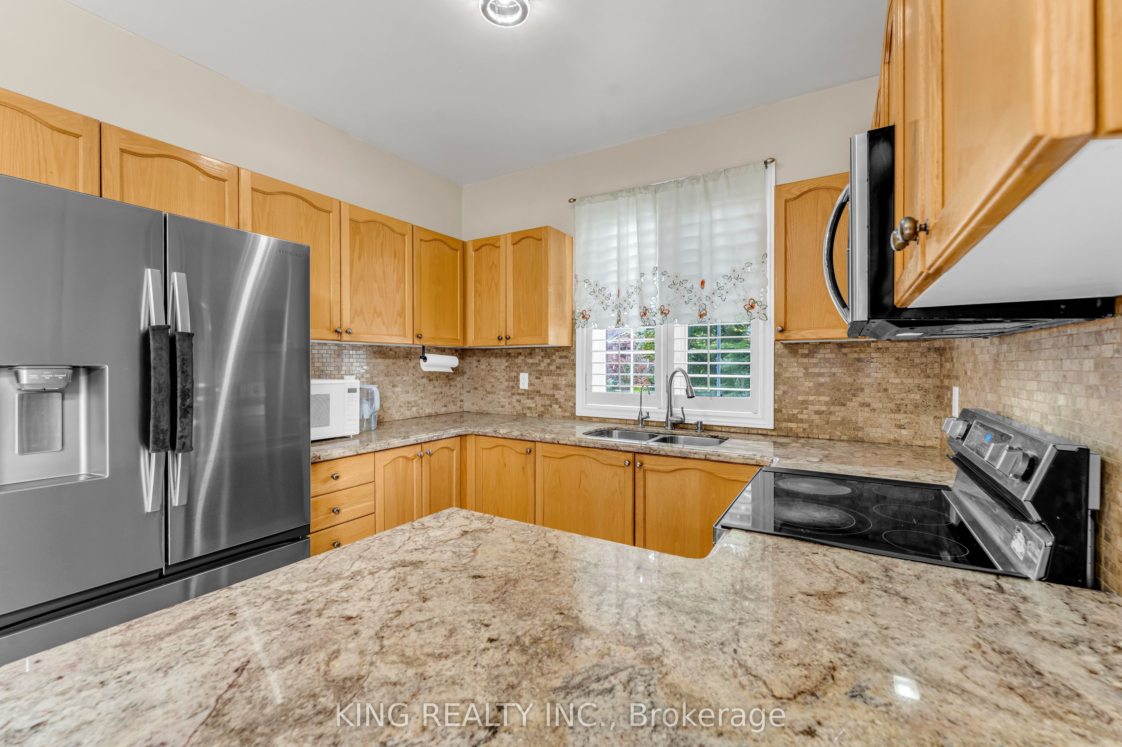 100 Pantomine Boulevard Property Photo 8