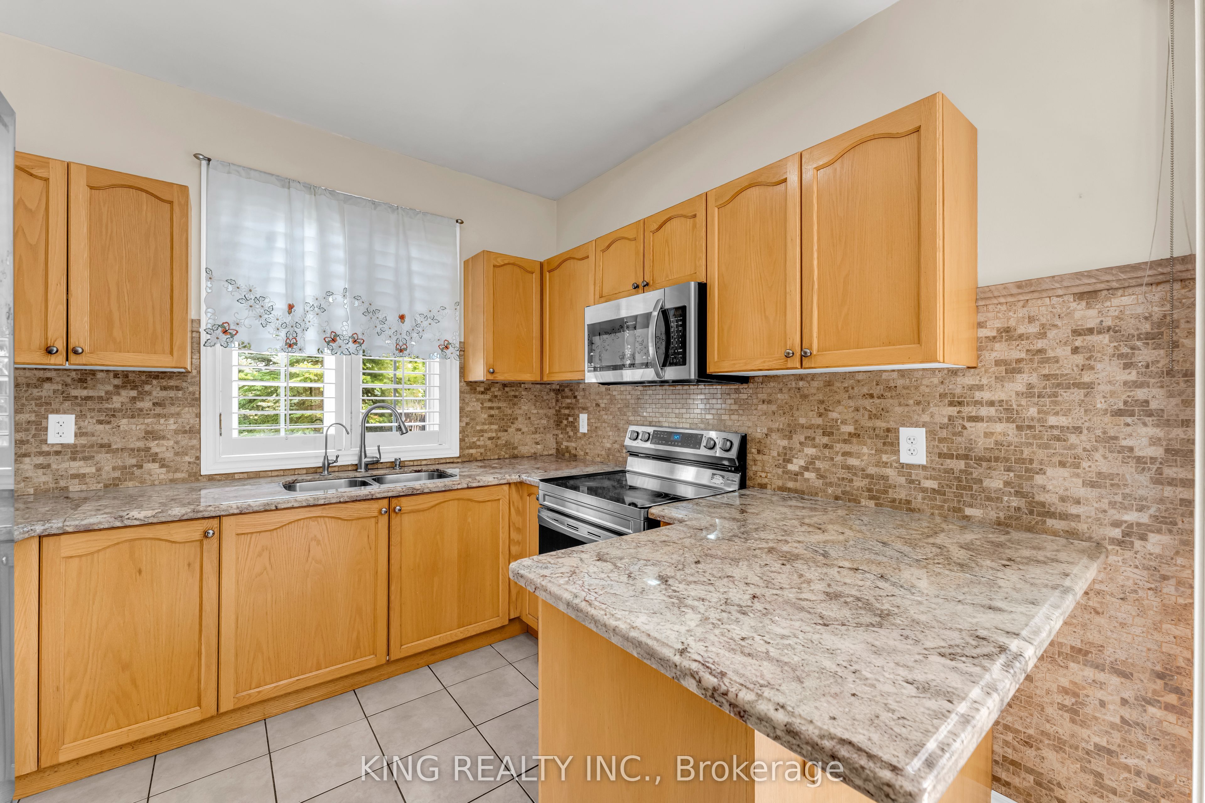 100 Pantomine Boulevard Property Photo 10