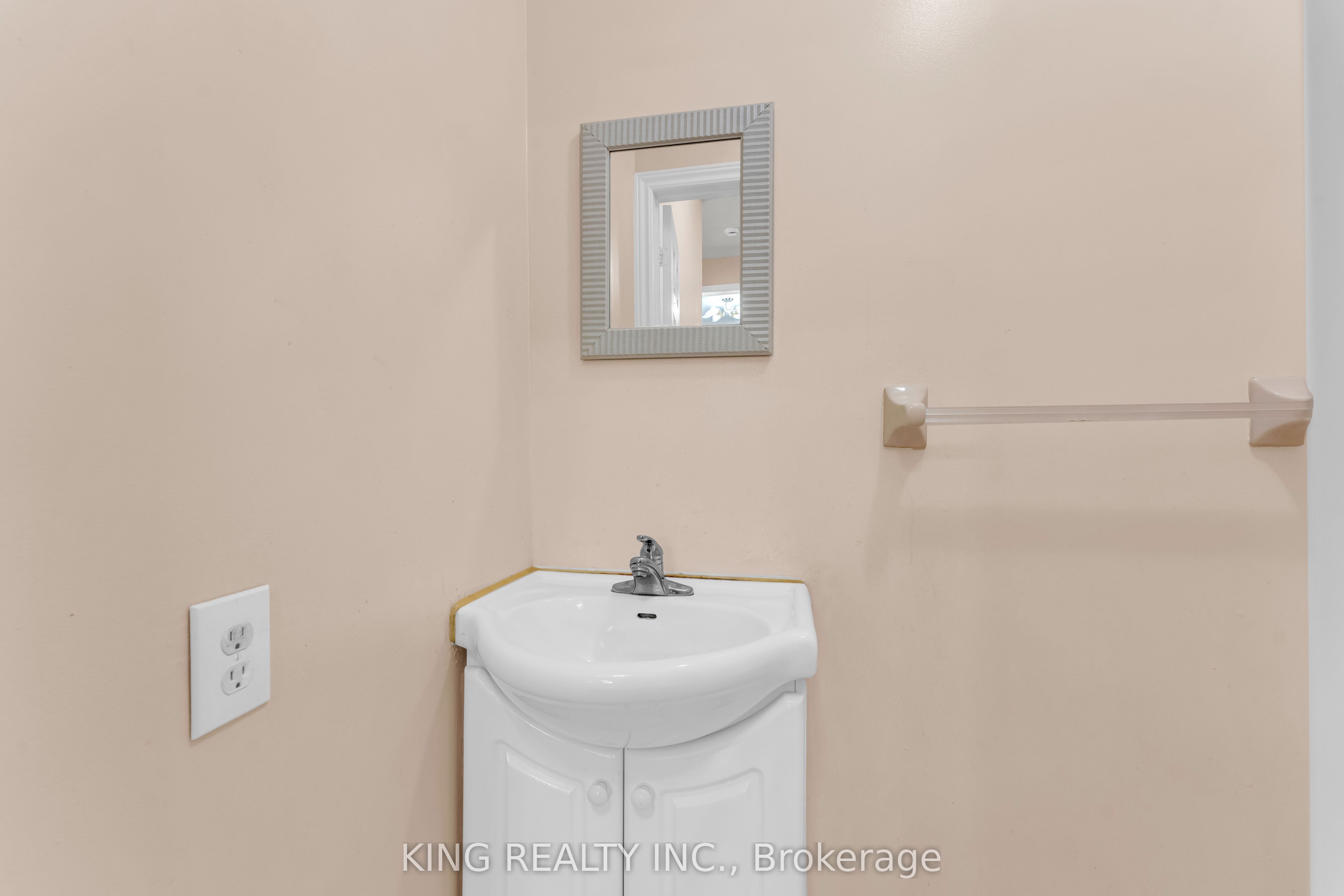 100 Pantomine Boulevard Property Photo 16