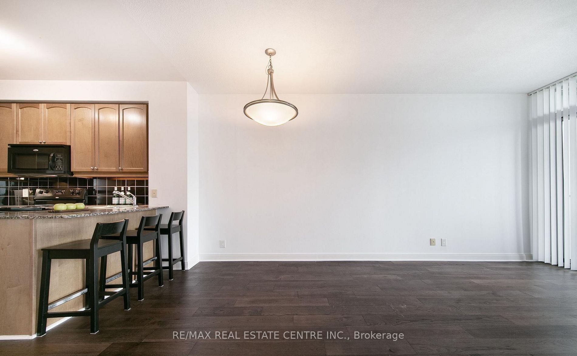 80 Absolute Avenue 1202 Property Photo 7