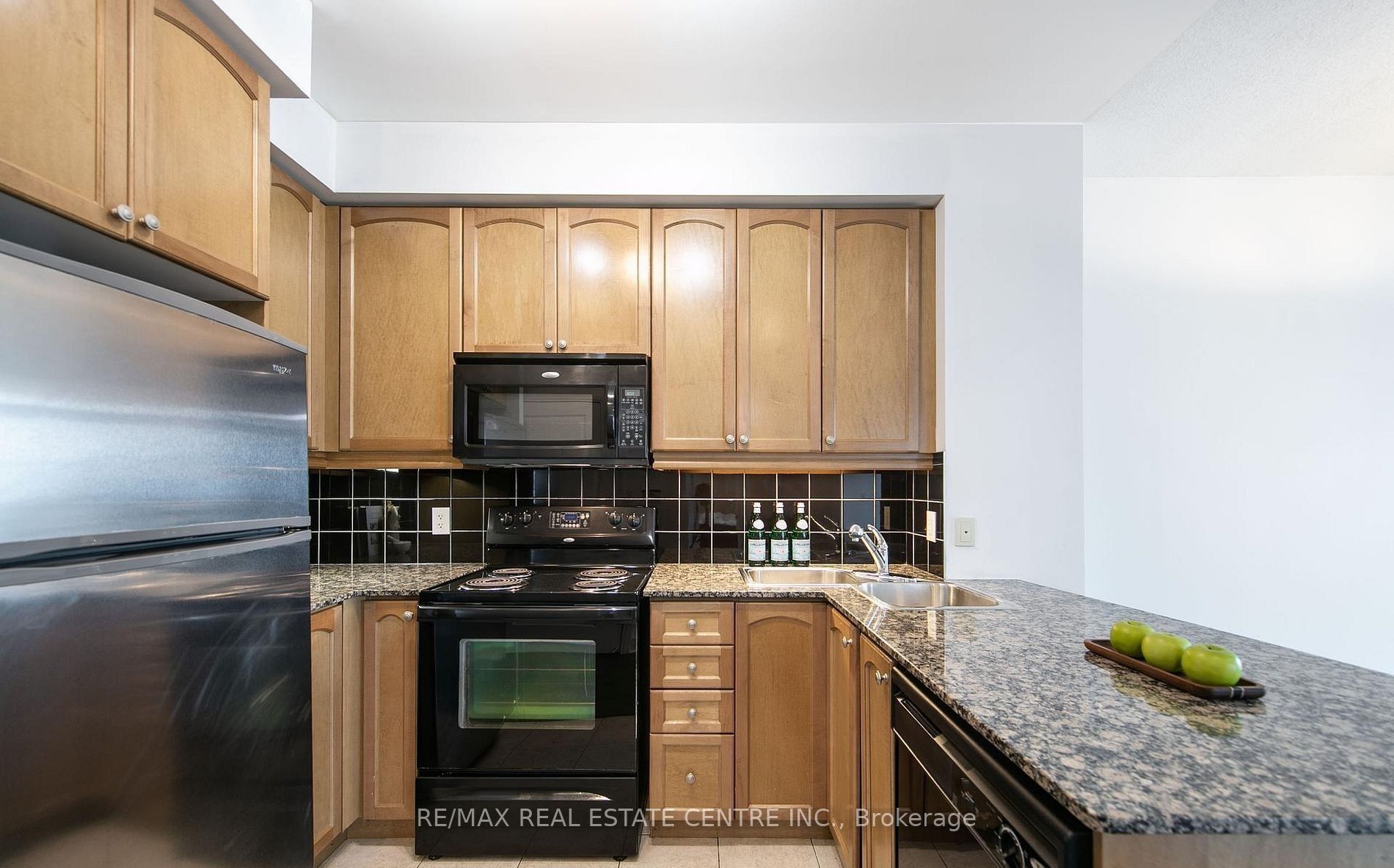 80 Absolute Avenue 1202 Property Photo 10