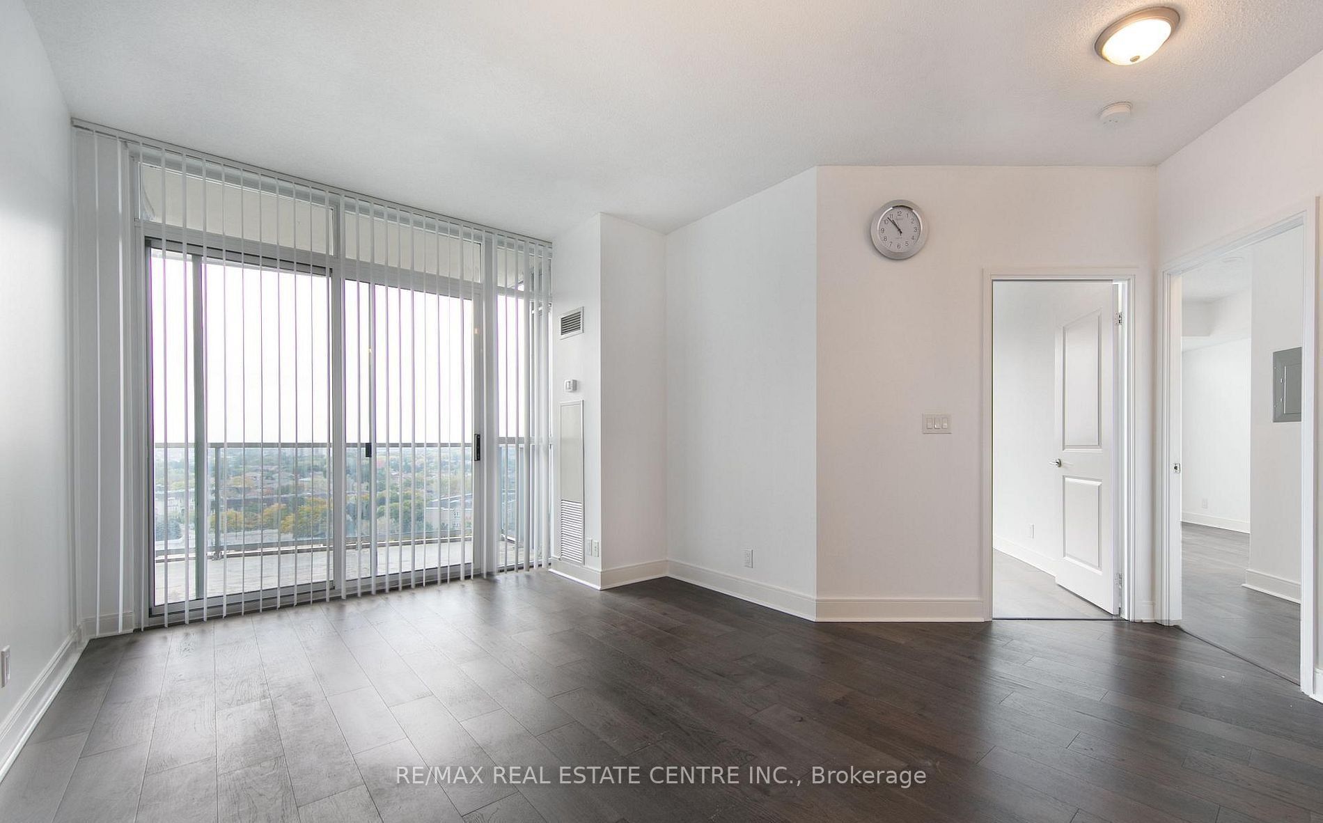 80 Absolute Avenue 1202 Property Photo 11
