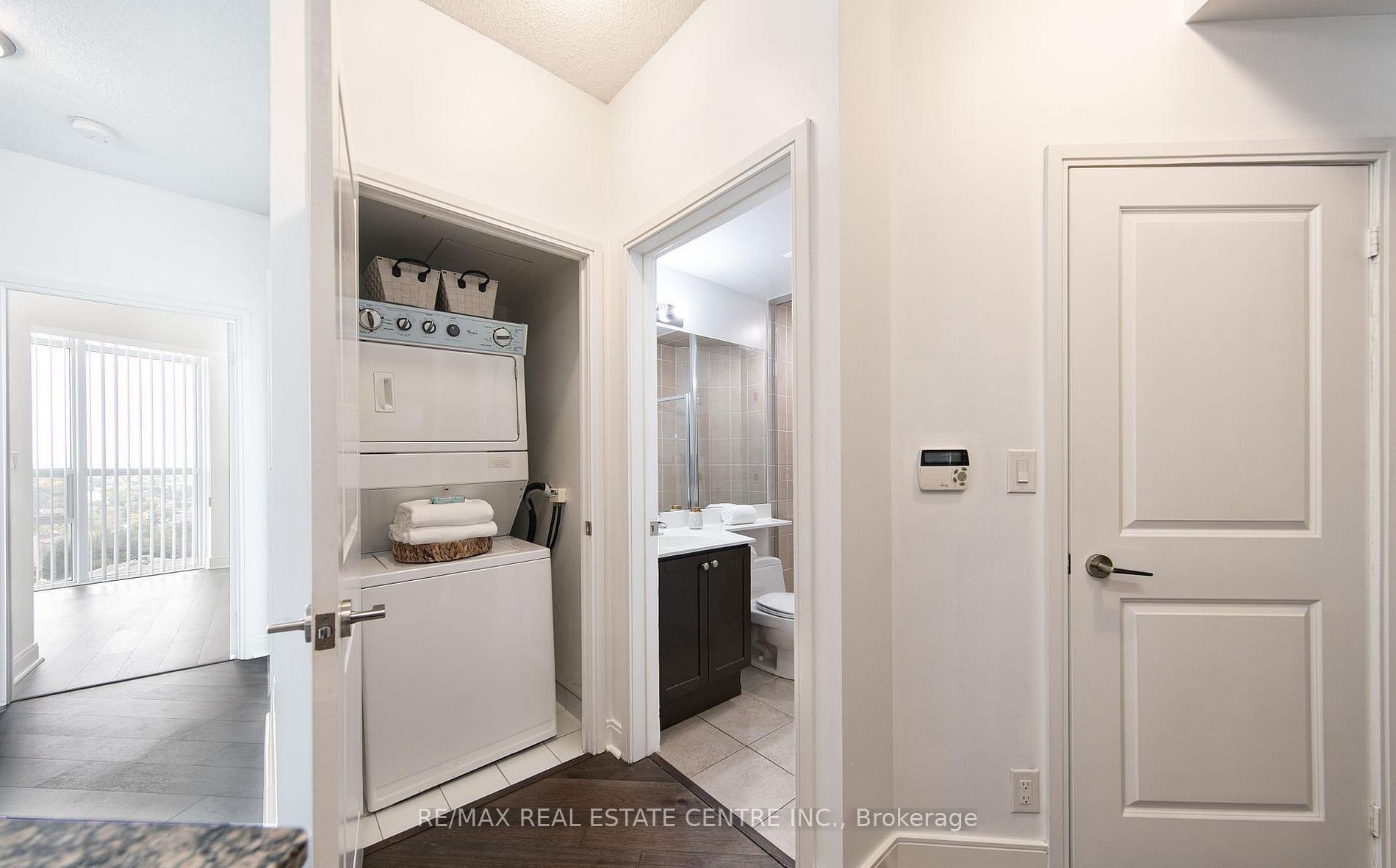 80 Absolute Avenue 1202 Property Photo 17
