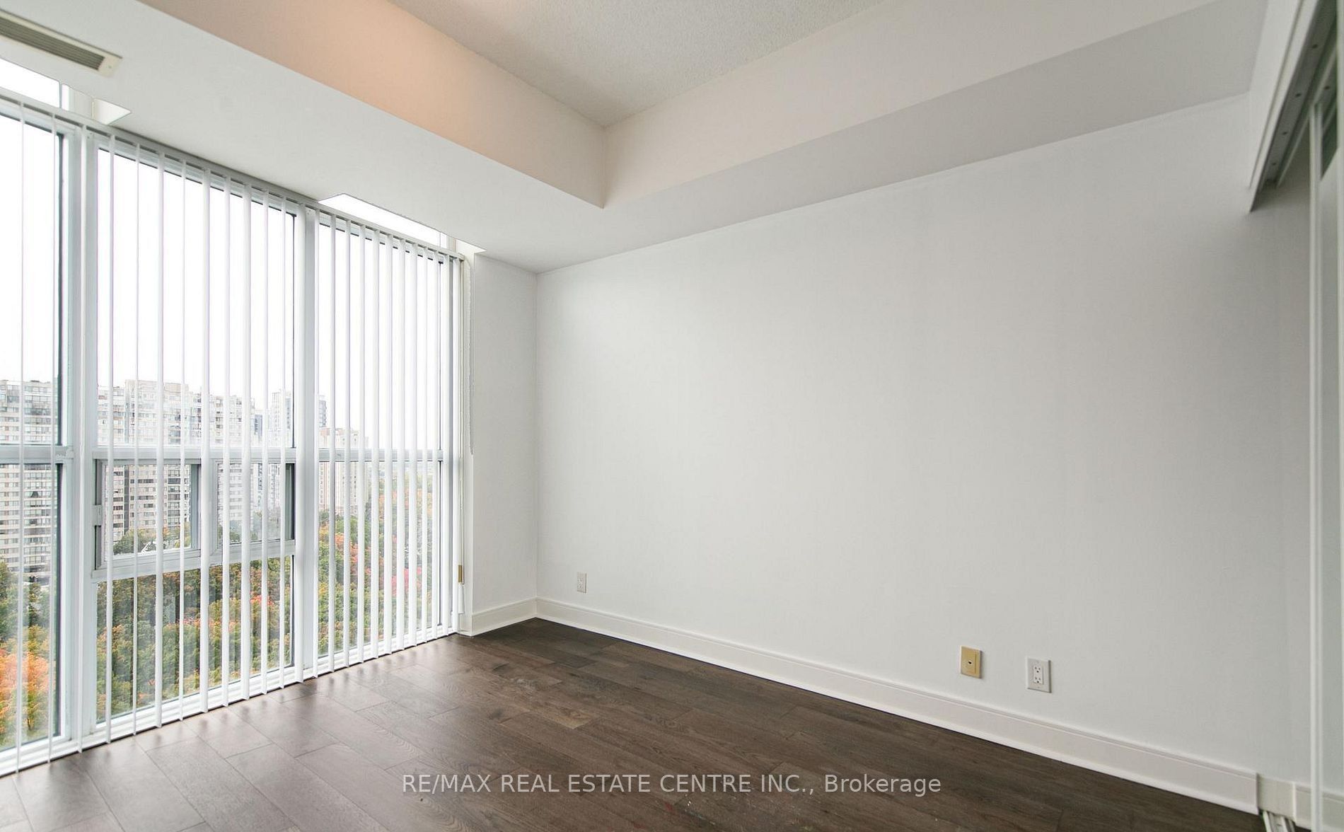 80 Absolute Avenue 1202 Property Photo 19