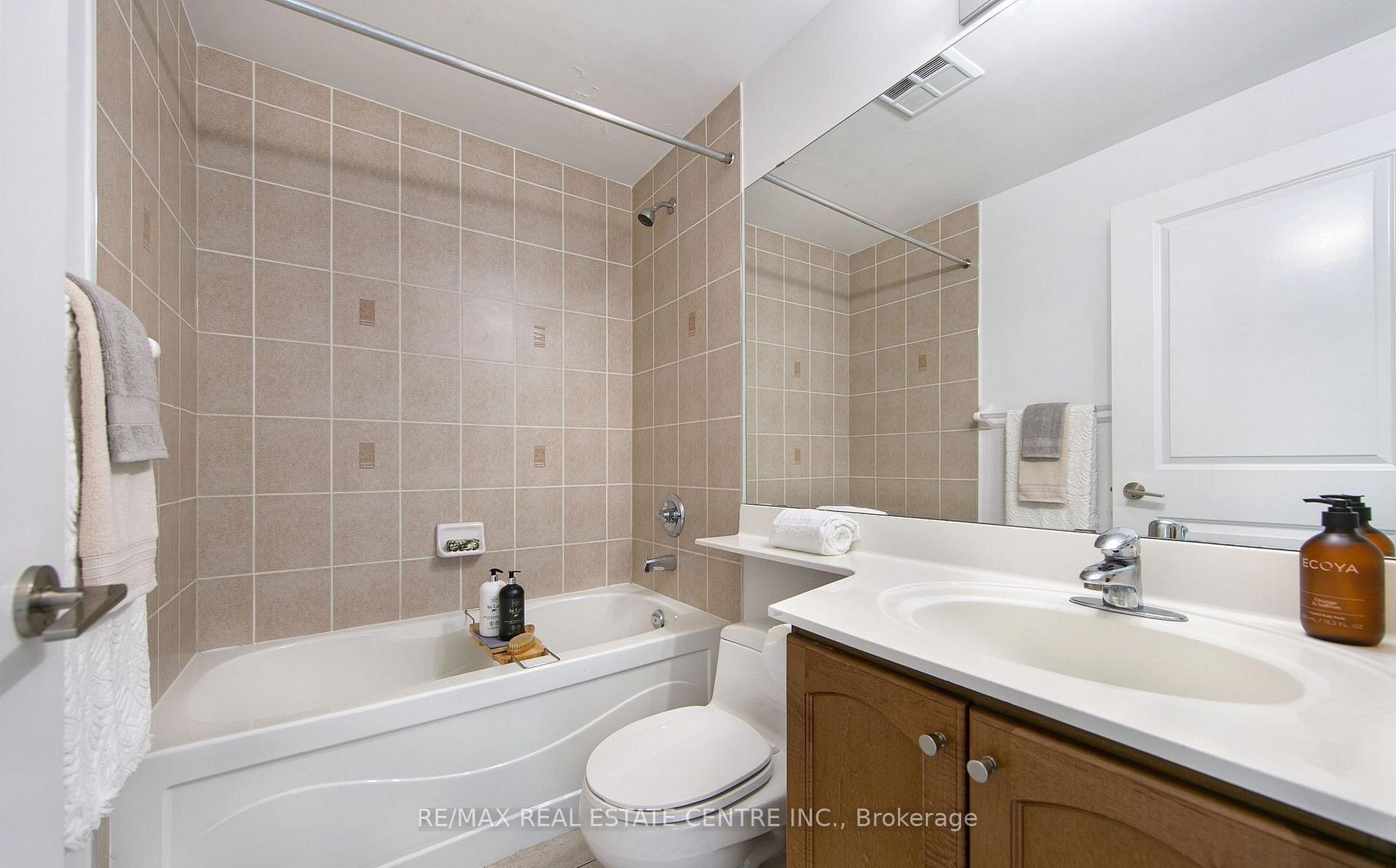 80 Absolute Avenue 1202 Property Photo 21