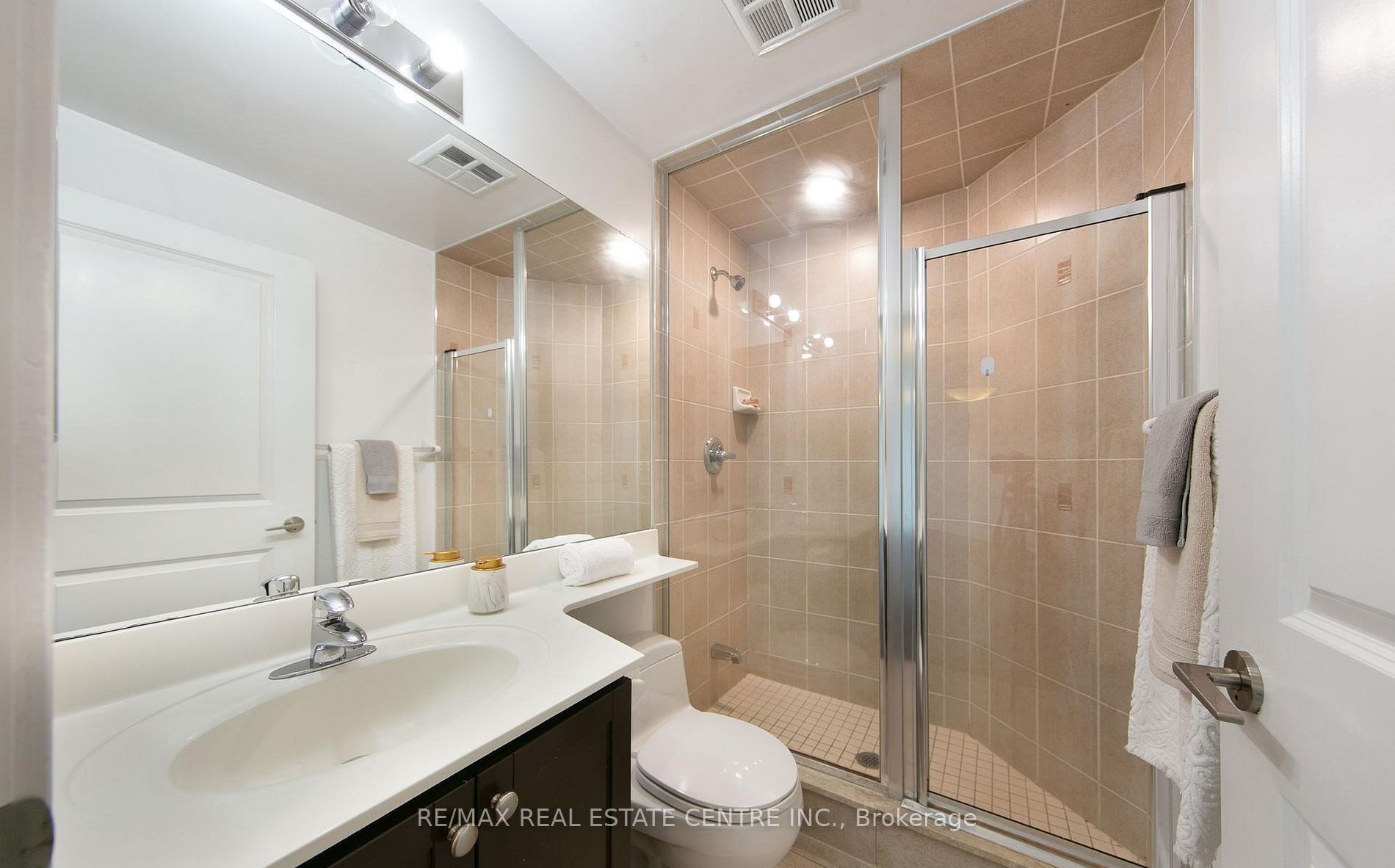 80 Absolute Avenue 1202 Property Photo 22
