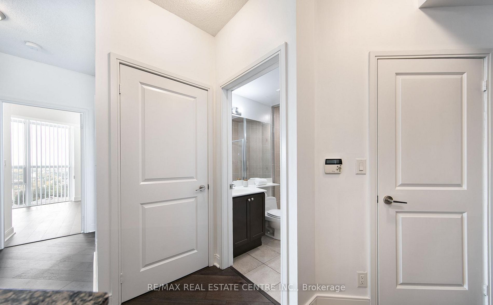80 Absolute Avenue 1202 Property Photo 24