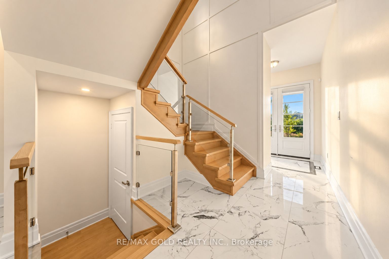 1199 Queens Plate Road E Property Photo 5