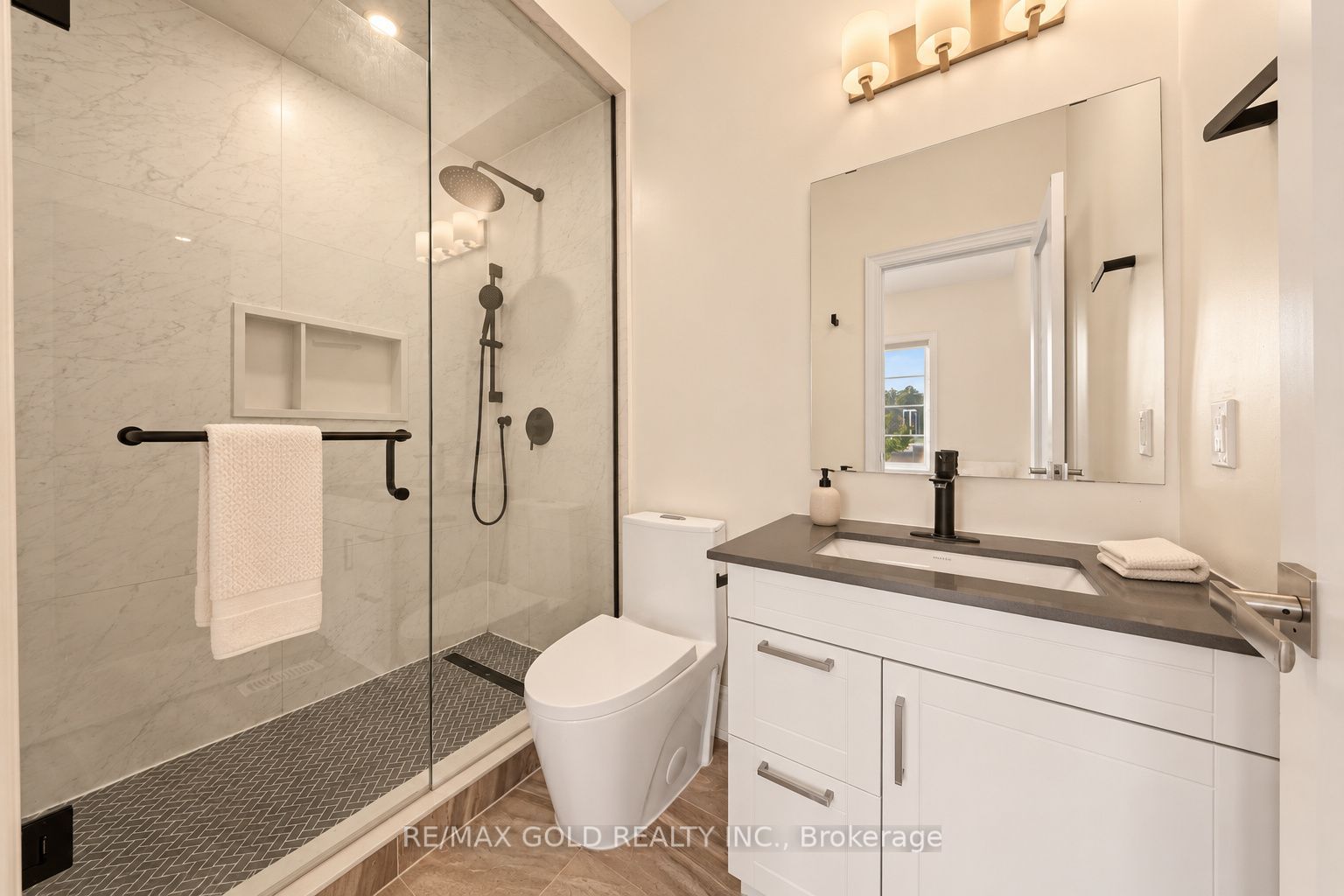 1199 Queens Plate Road E Property Photo 28