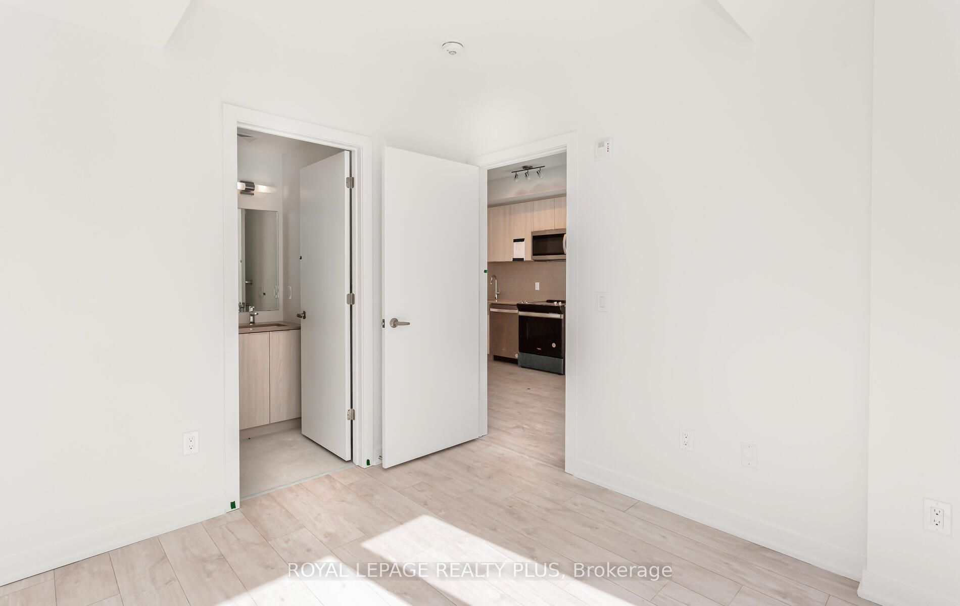 760 Whitlock Avenue 303 Property Photo 8