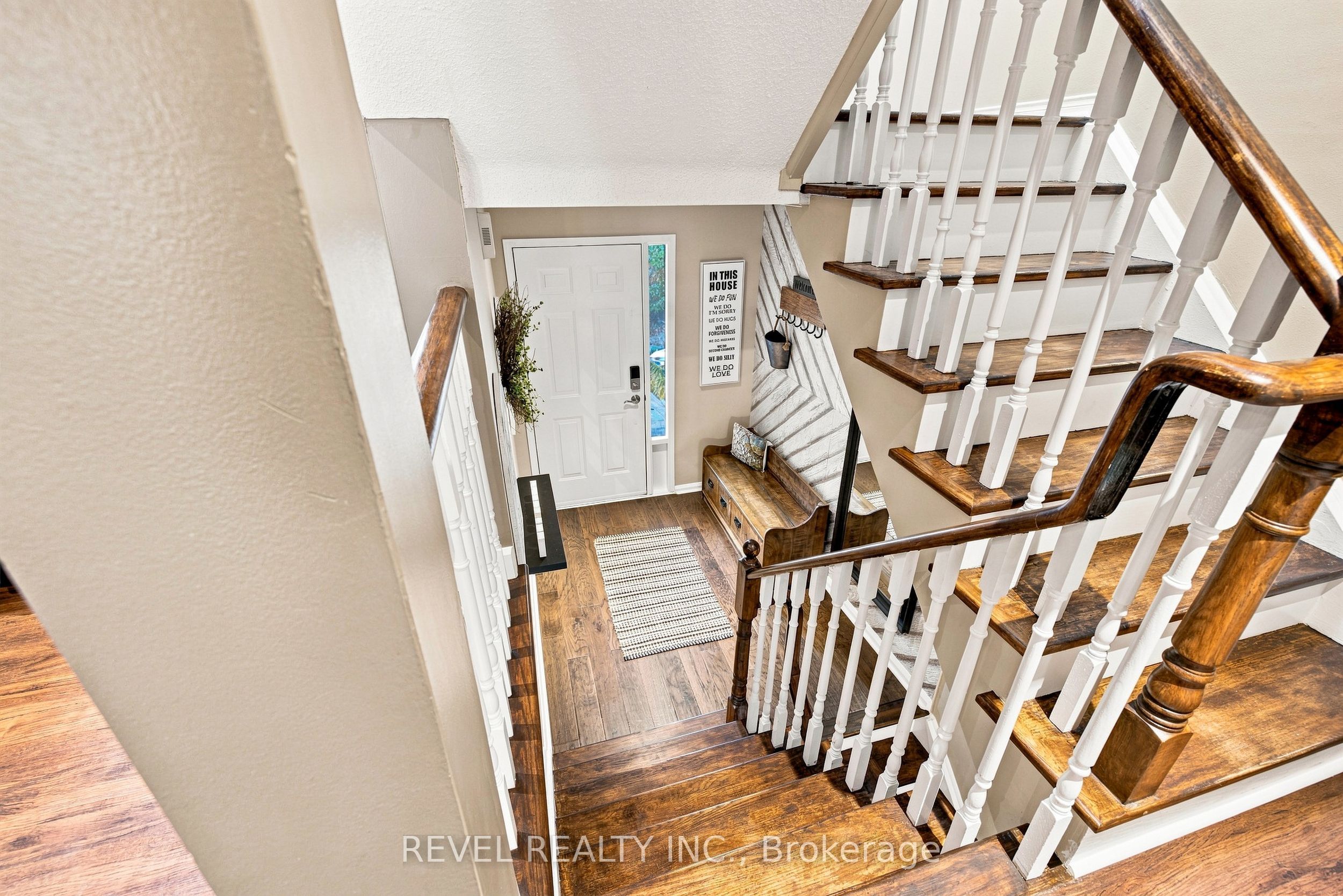 2 Sir Lou Drive 89 Property Photo 6