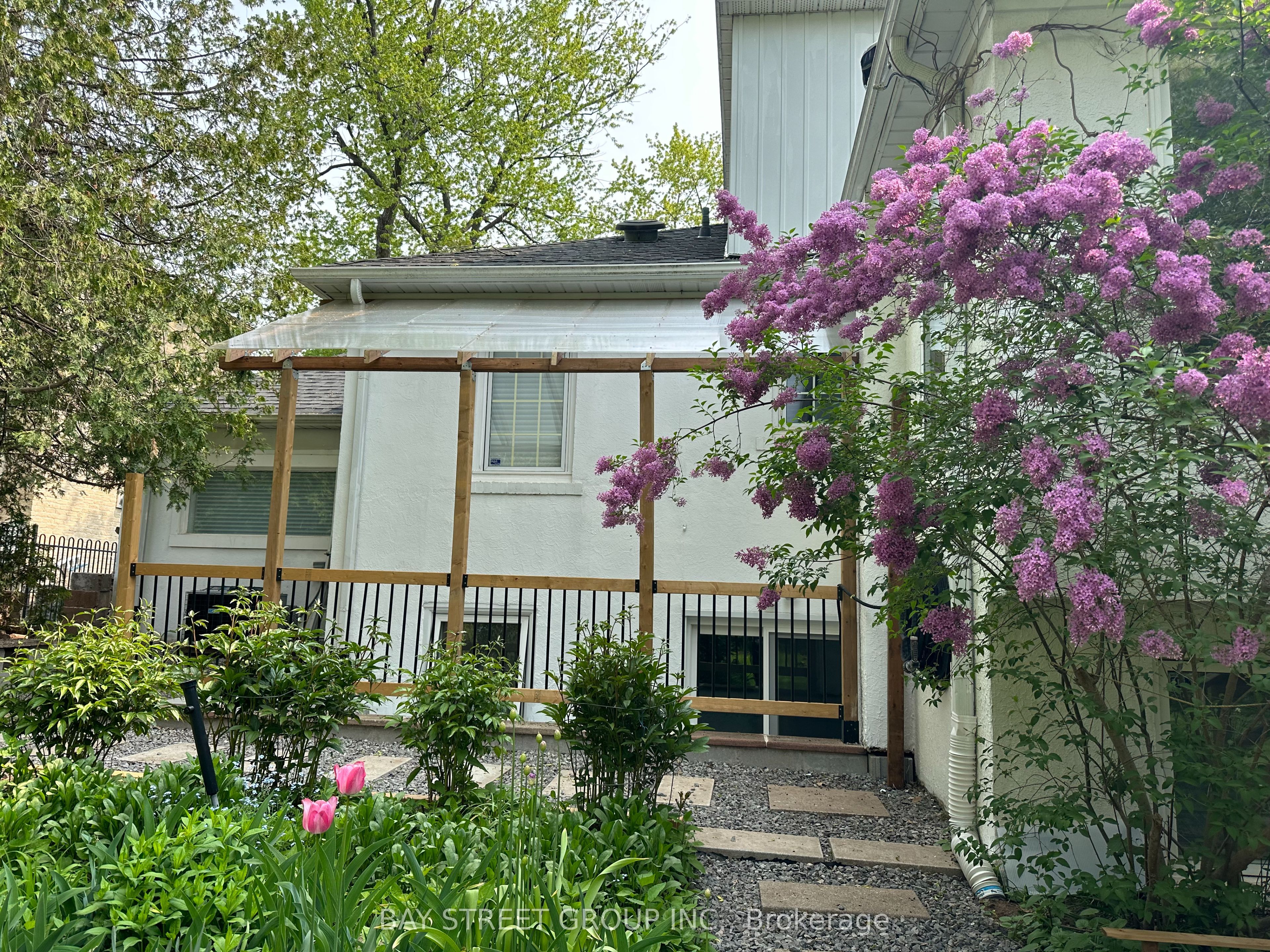 460 Chartwell Road Property Photo 1