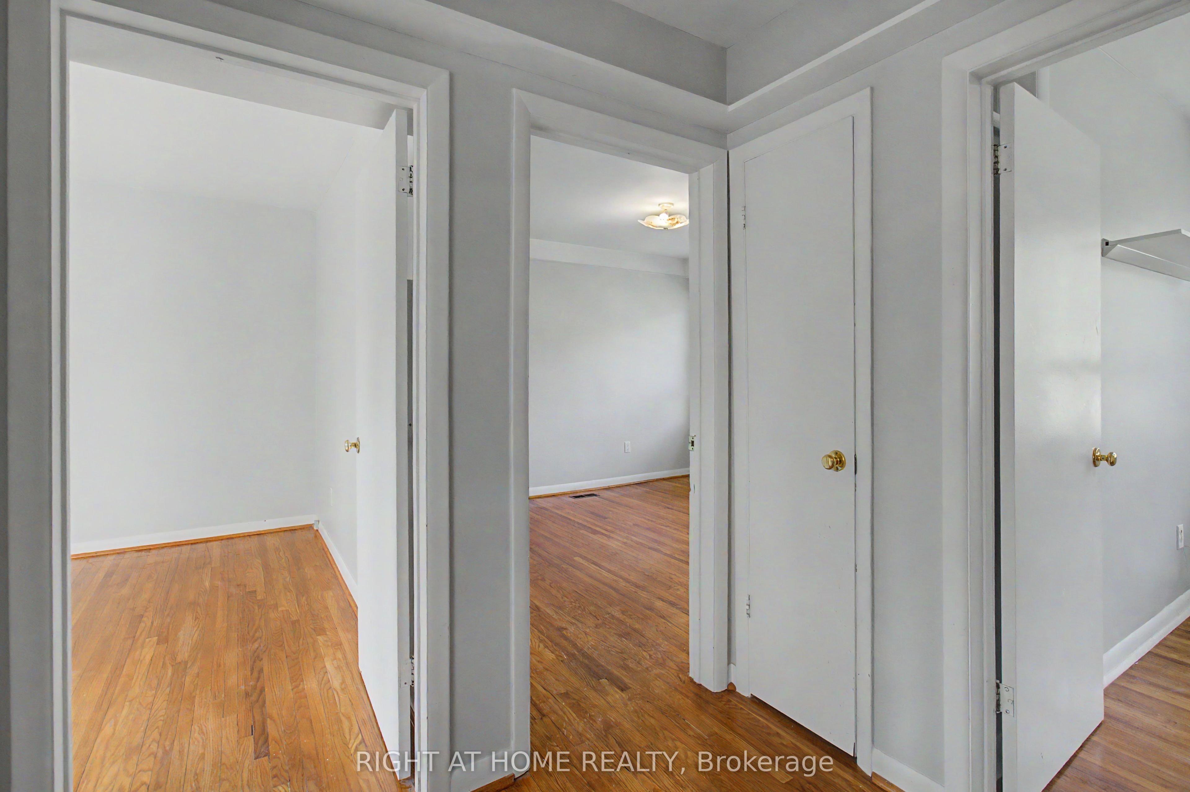 426 Seaton Drive Upper Property Photo 11