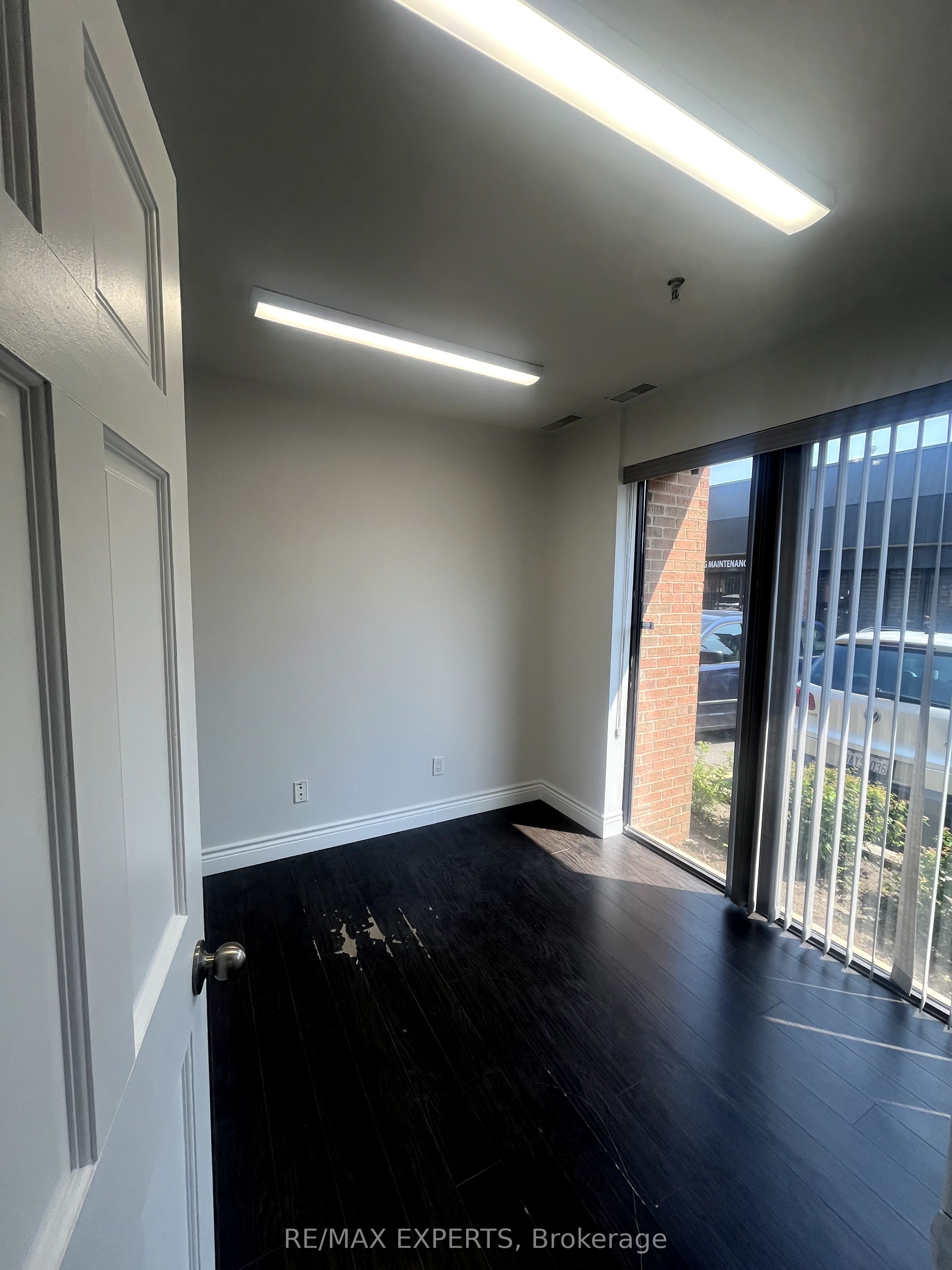 14 Steinway Boulevard 6 Property Photo 2