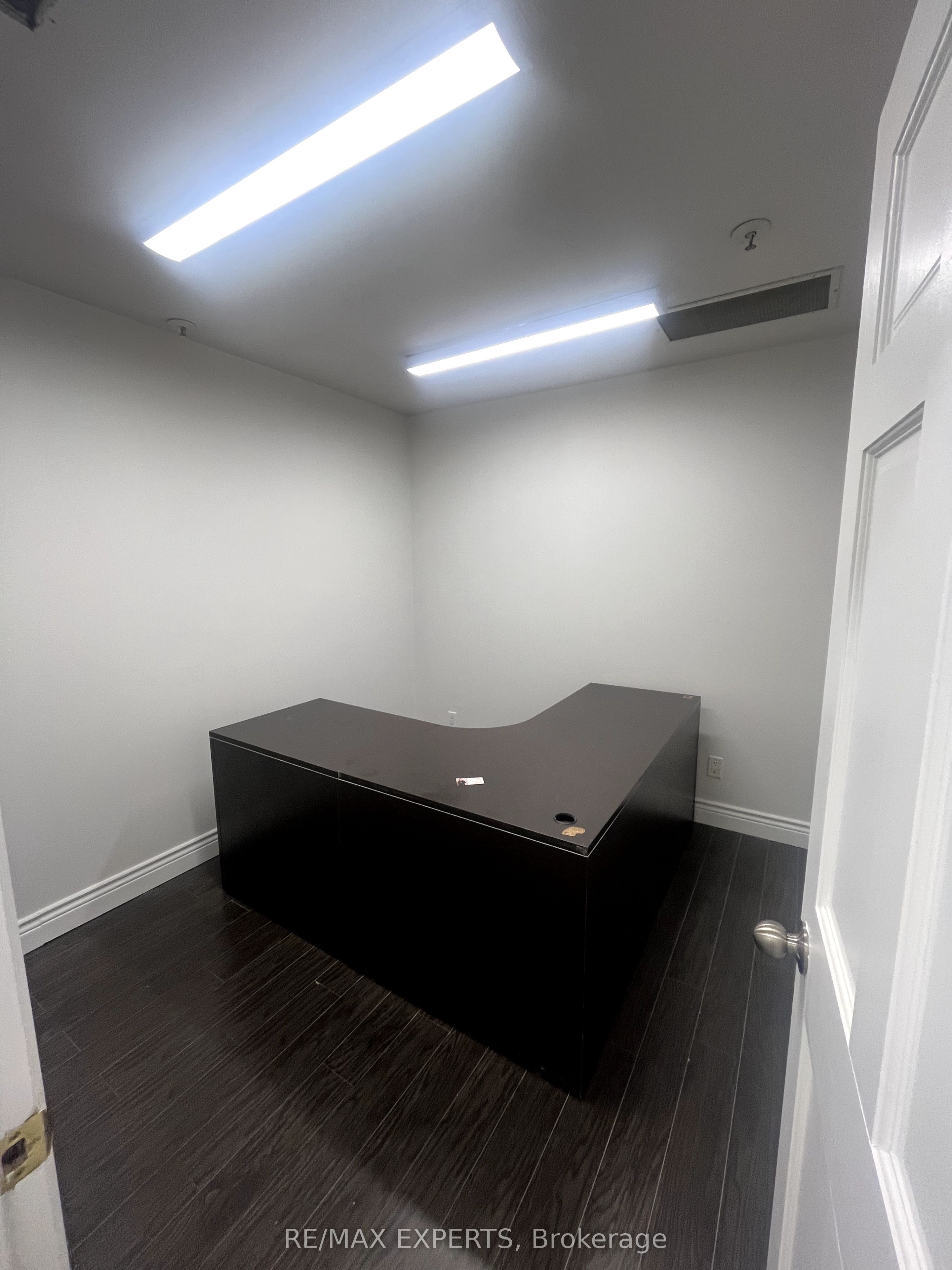 14 Steinway Boulevard 6 Property Photo 3