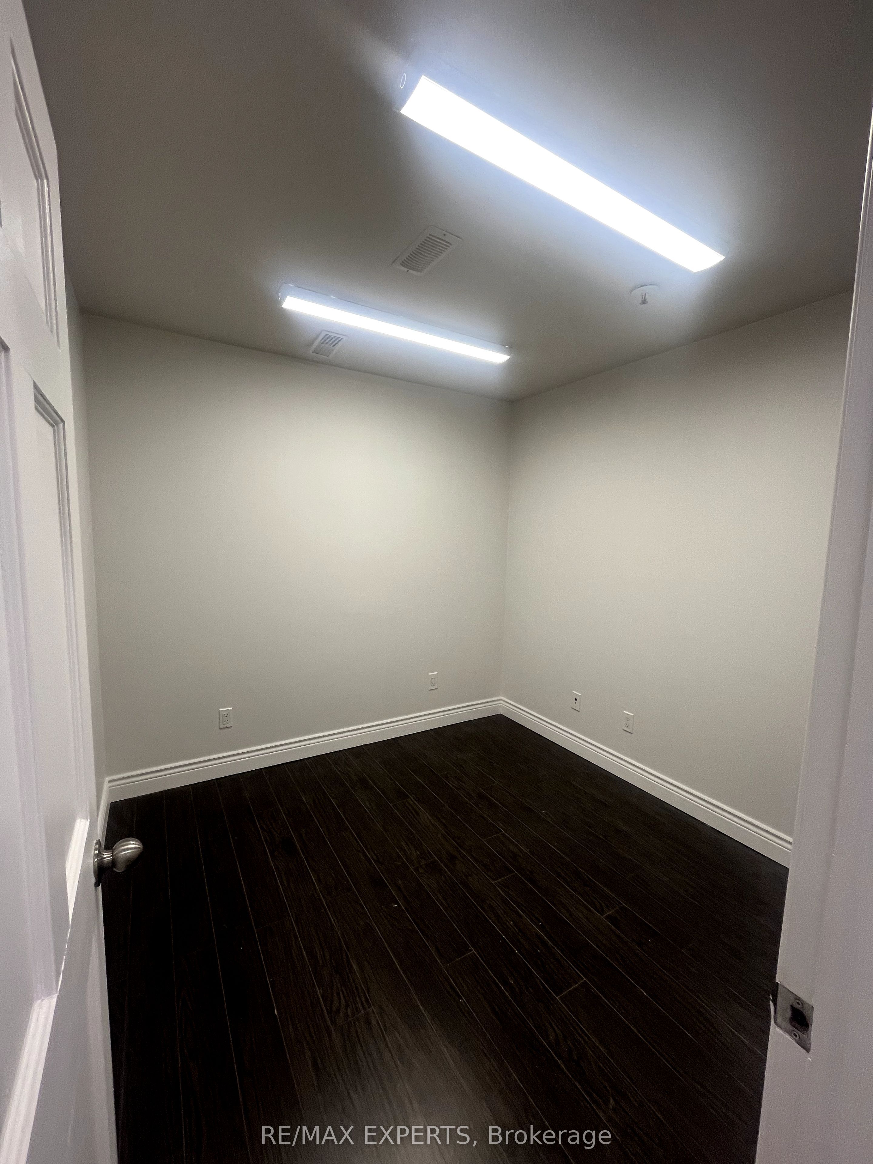 14 Steinway Boulevard 6 Property Photo 4