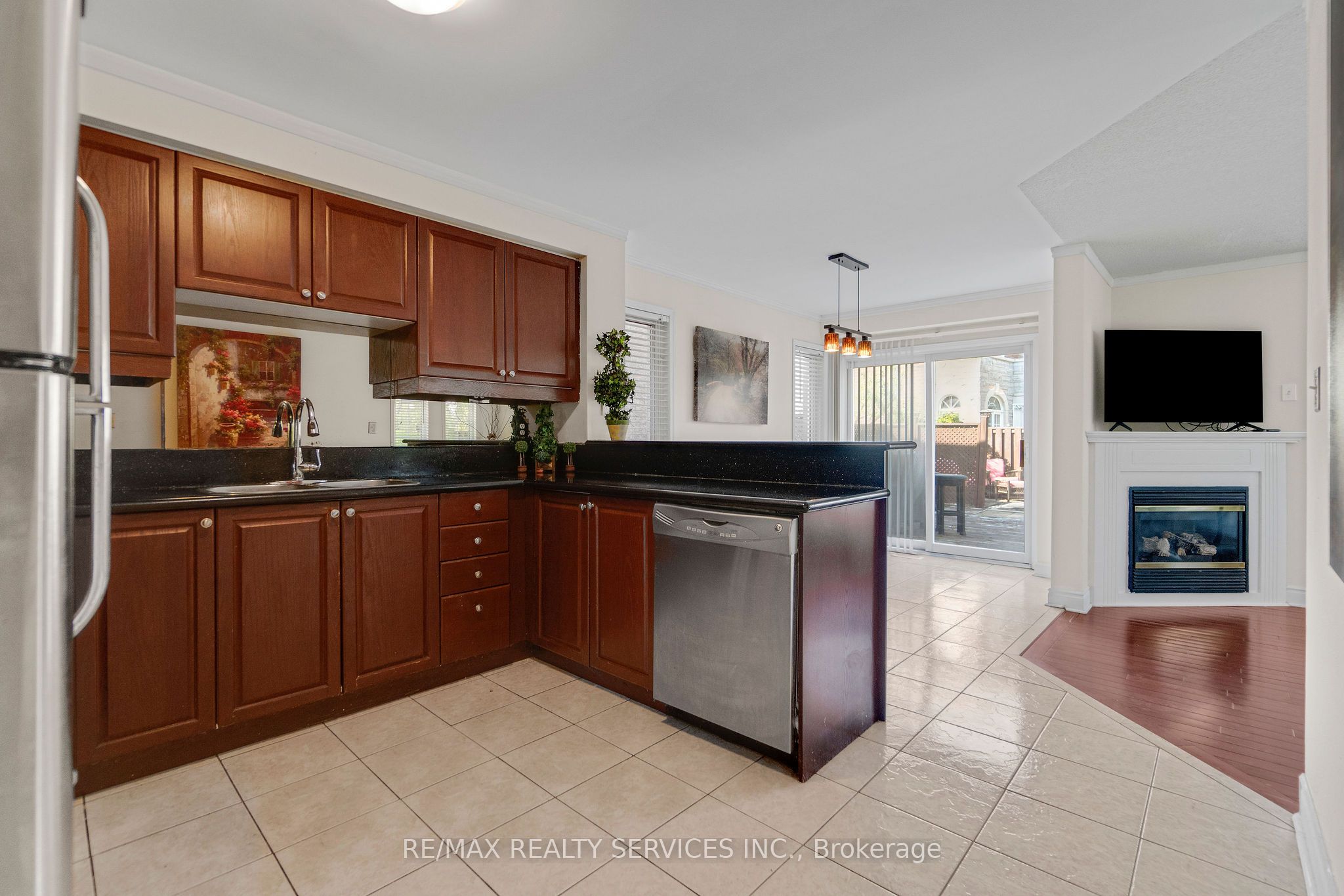 7419 Black Walnut Trail Property Photo 8