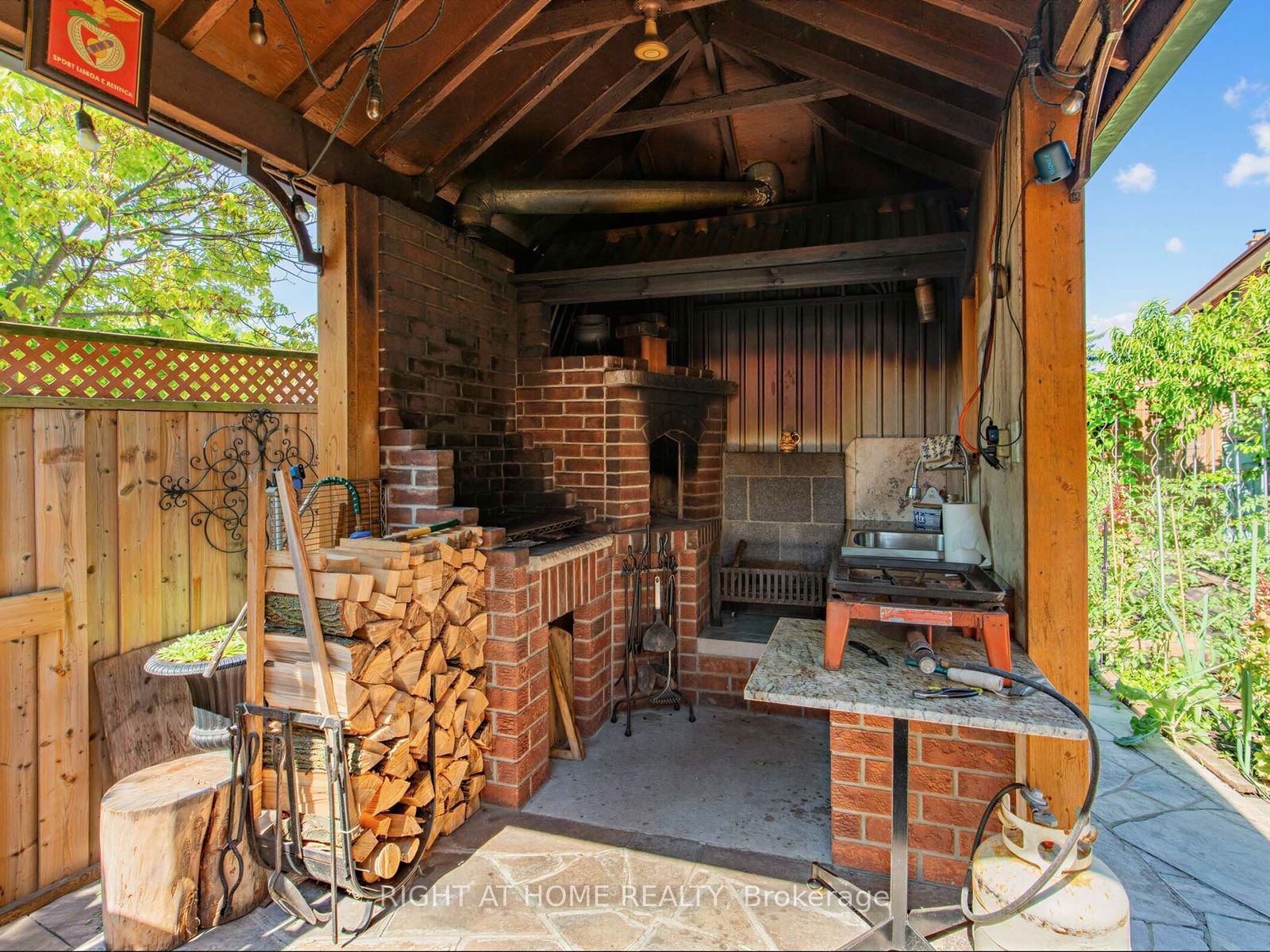 2 Grenadine Court Property Photo 33
