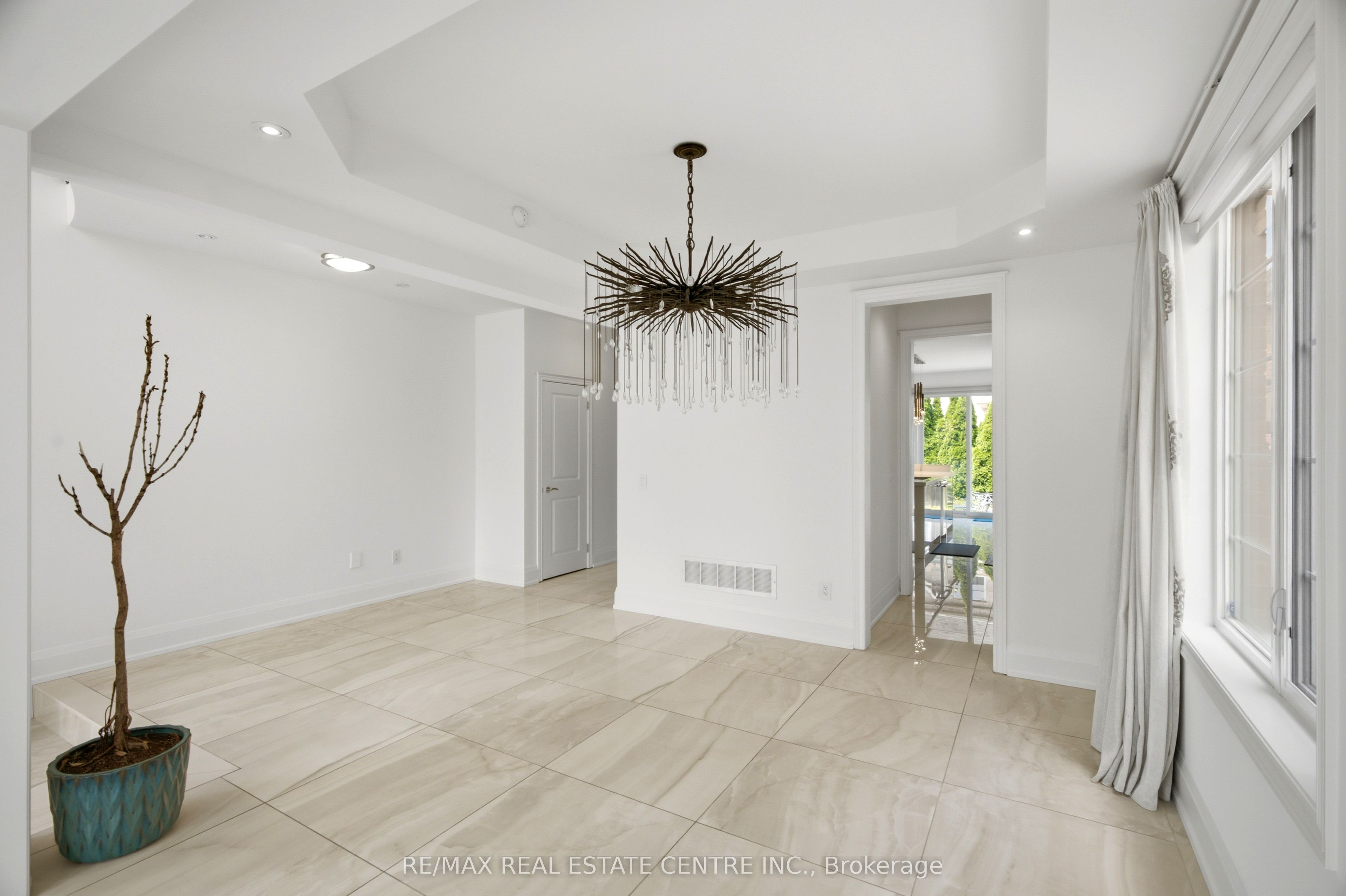 567 Bridgeview Road Property Photo 8