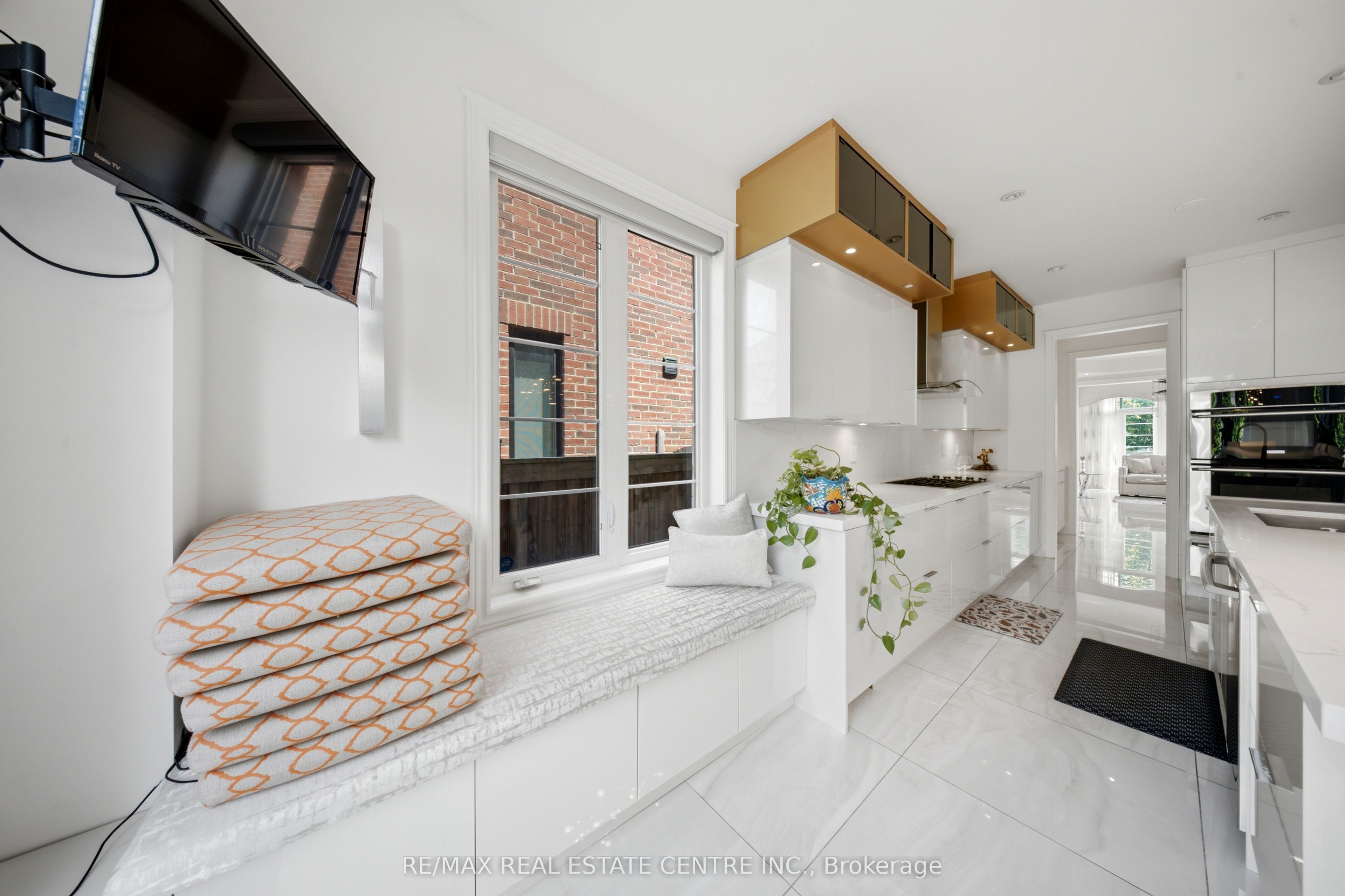 567 Bridgeview Road Property Photo 14