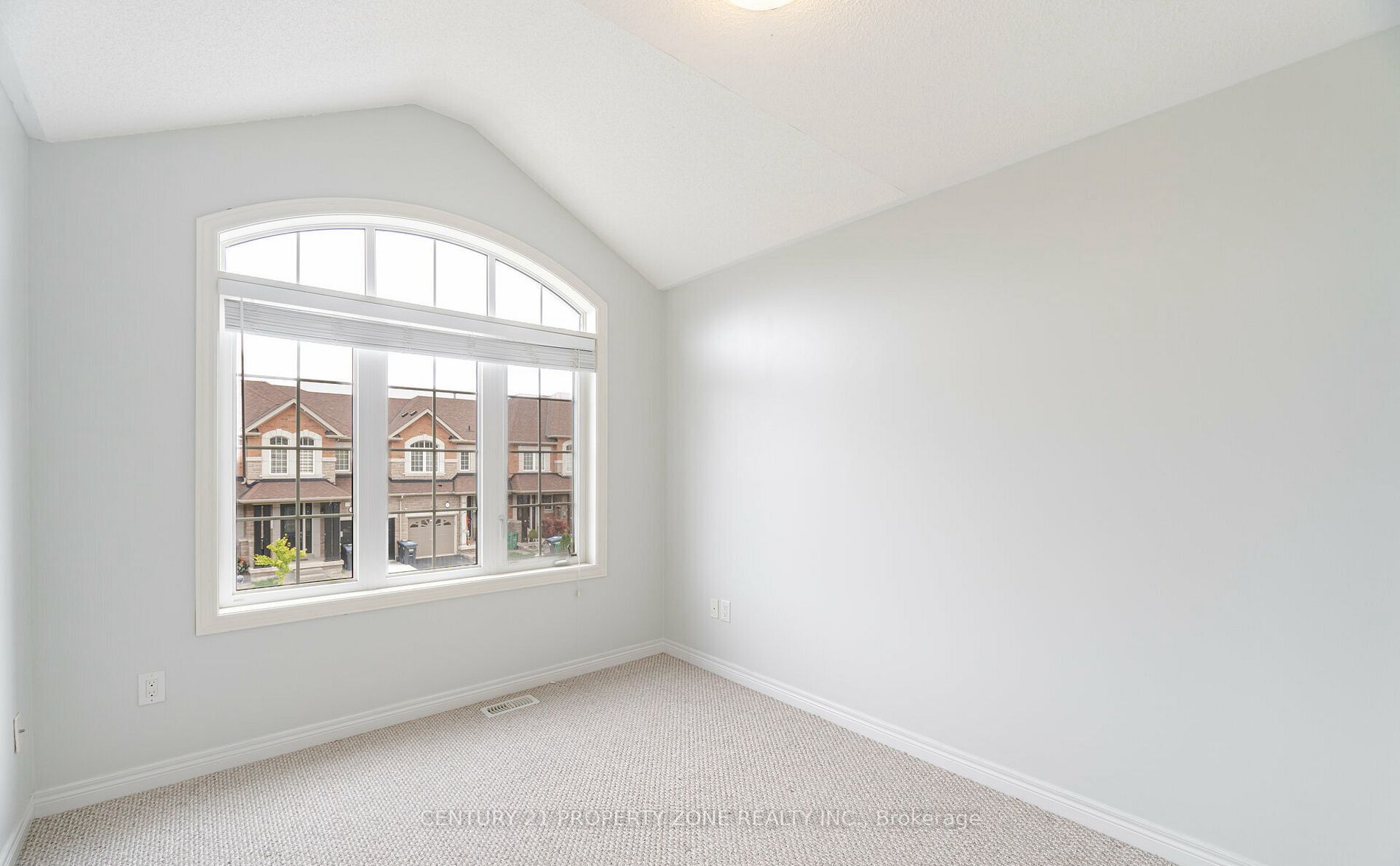 6 Dufay Road Property Photo 16