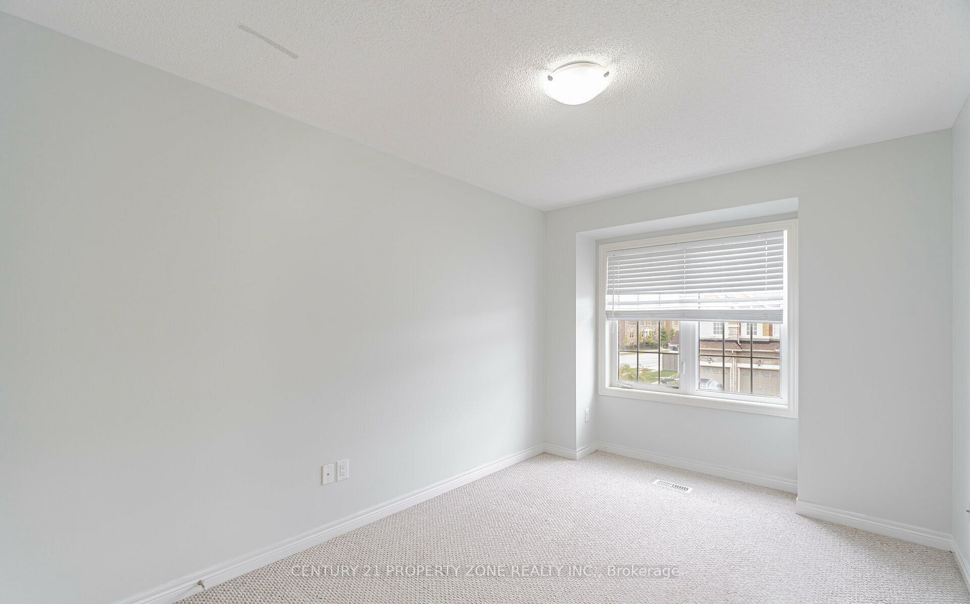 6 Dufay Road Property Photo 18