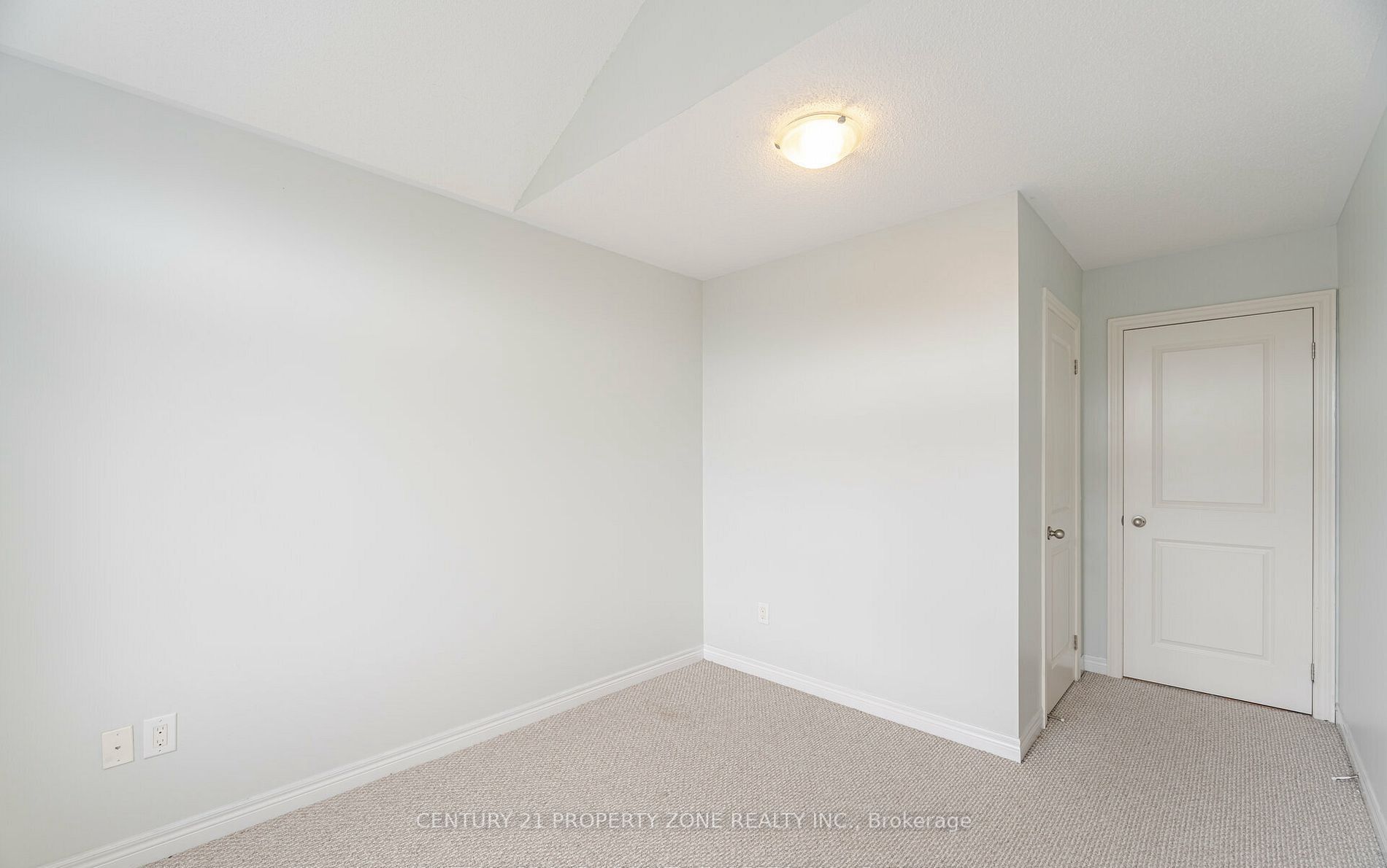 6 Dufay Road Property Photo 21