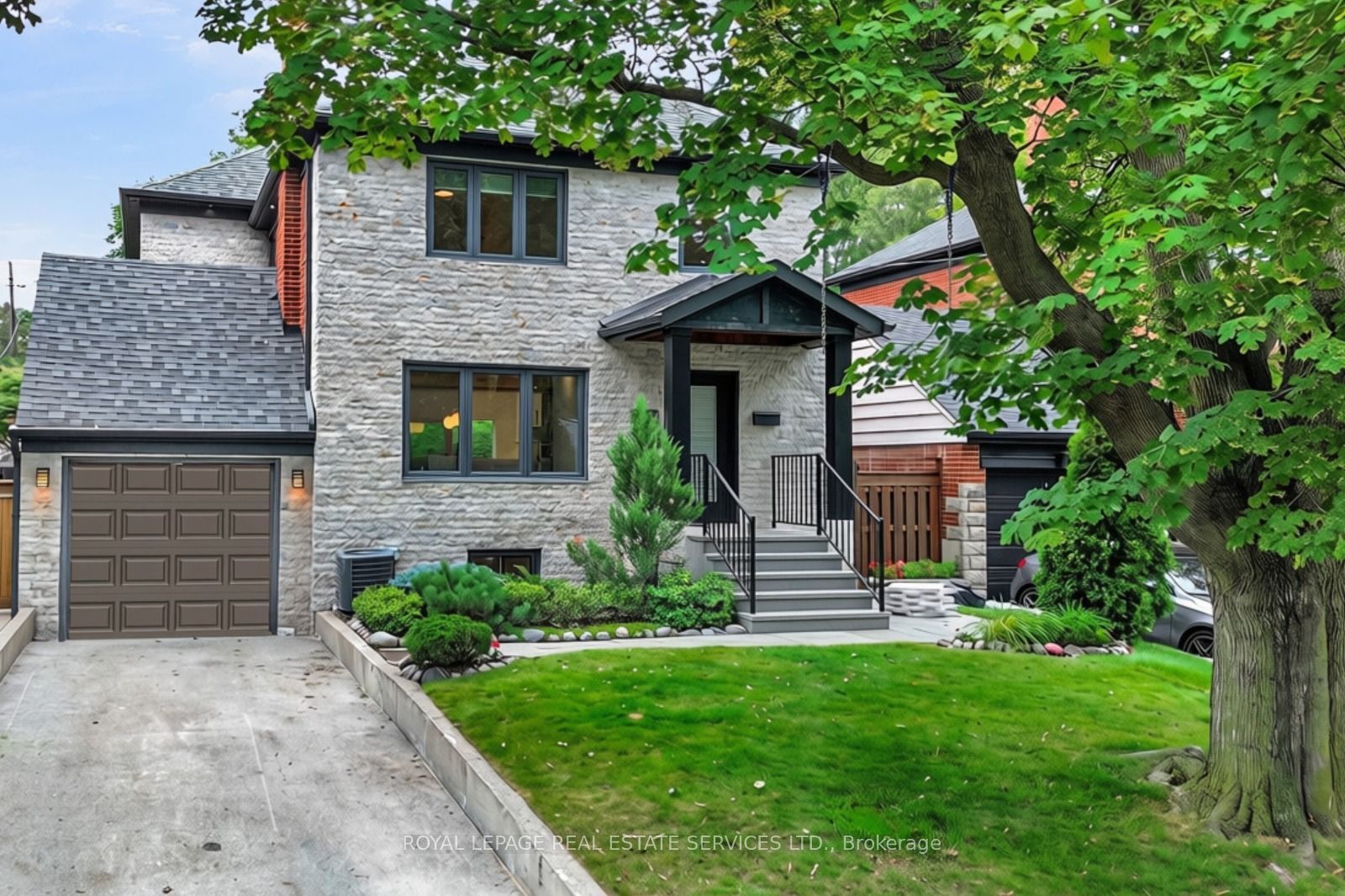 52 Glenaden Avenue E Property Photo 2