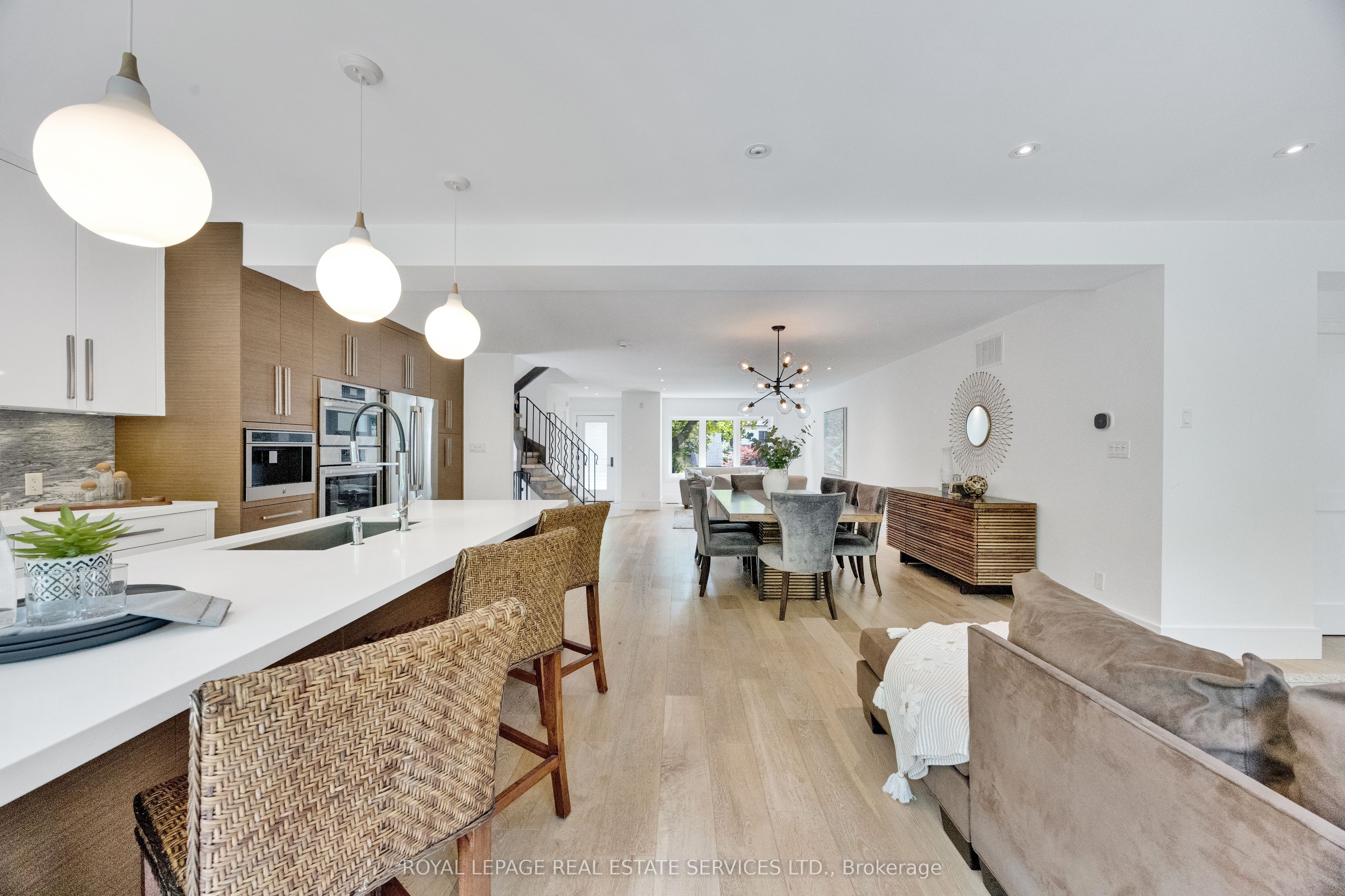 52 Glenaden Avenue E Property Photo 16