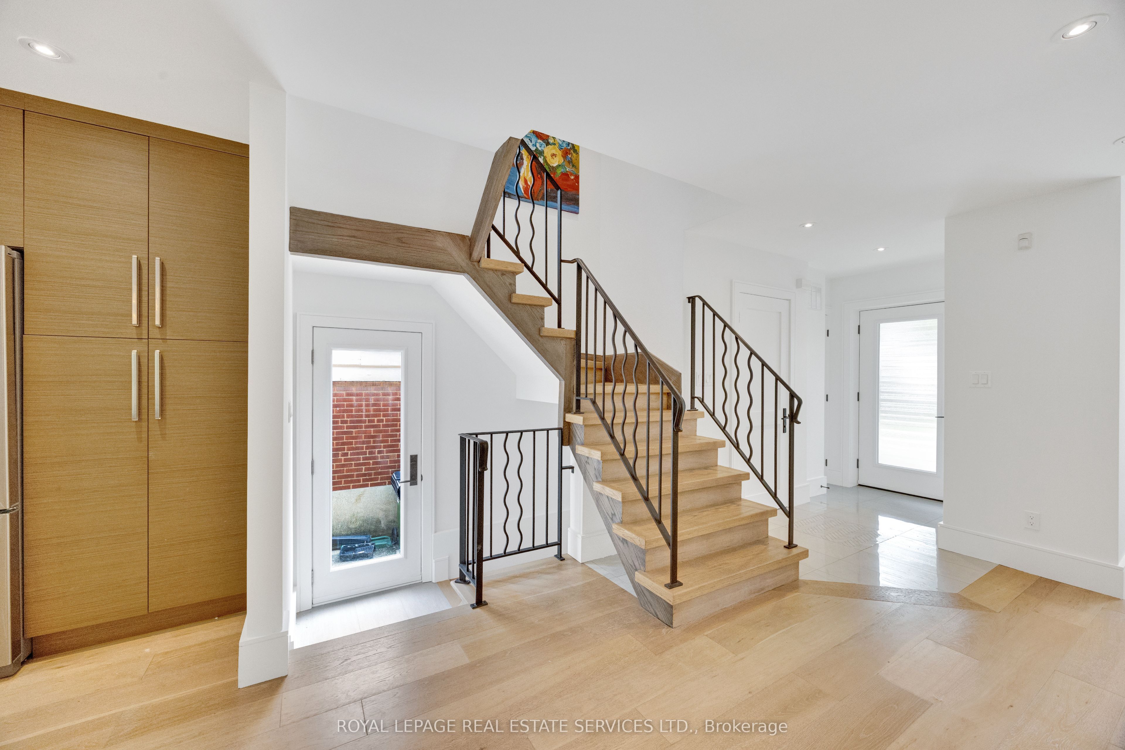 52 Glenaden Avenue E Property Photo 19