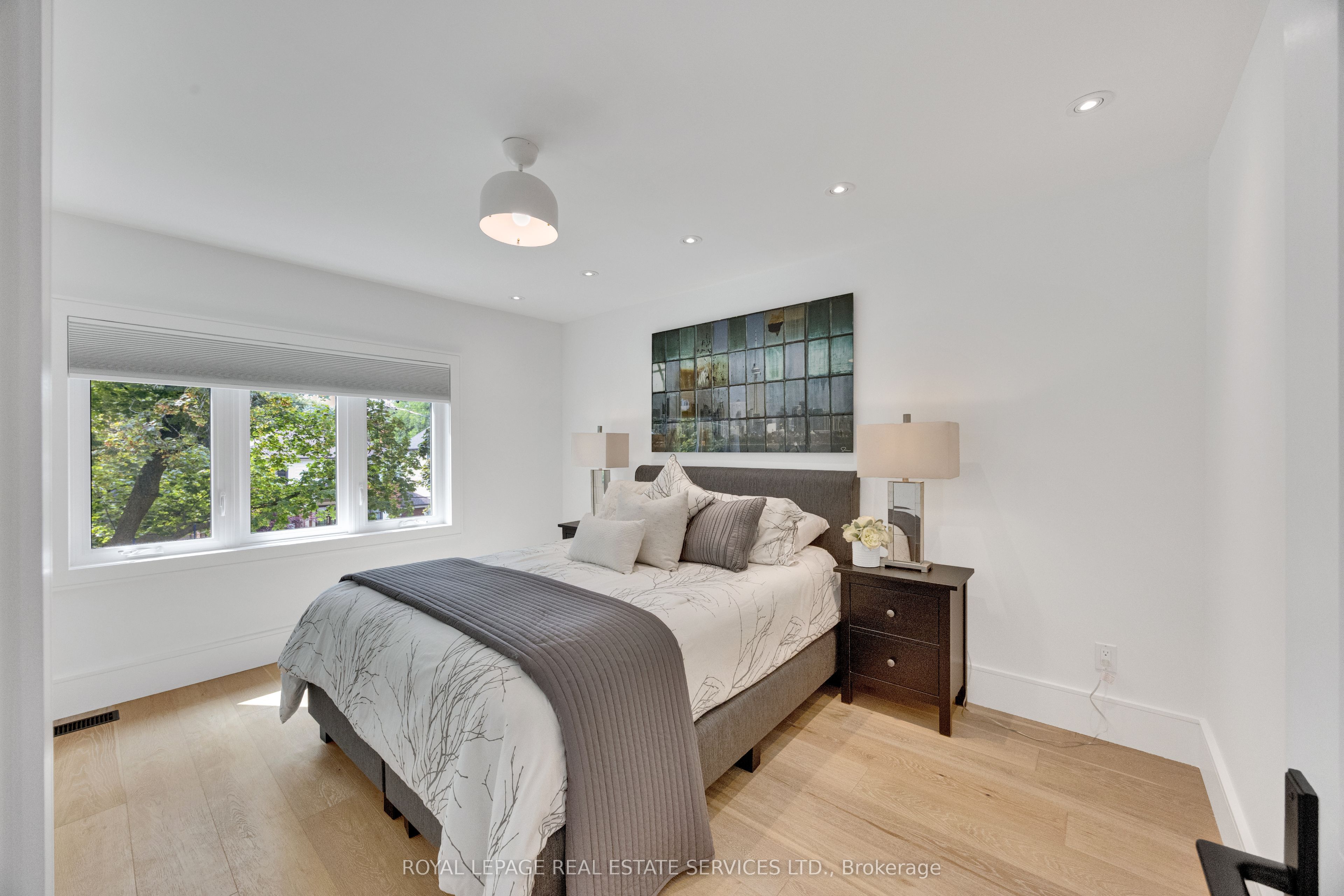 52 Glenaden Avenue E Property Photo 25