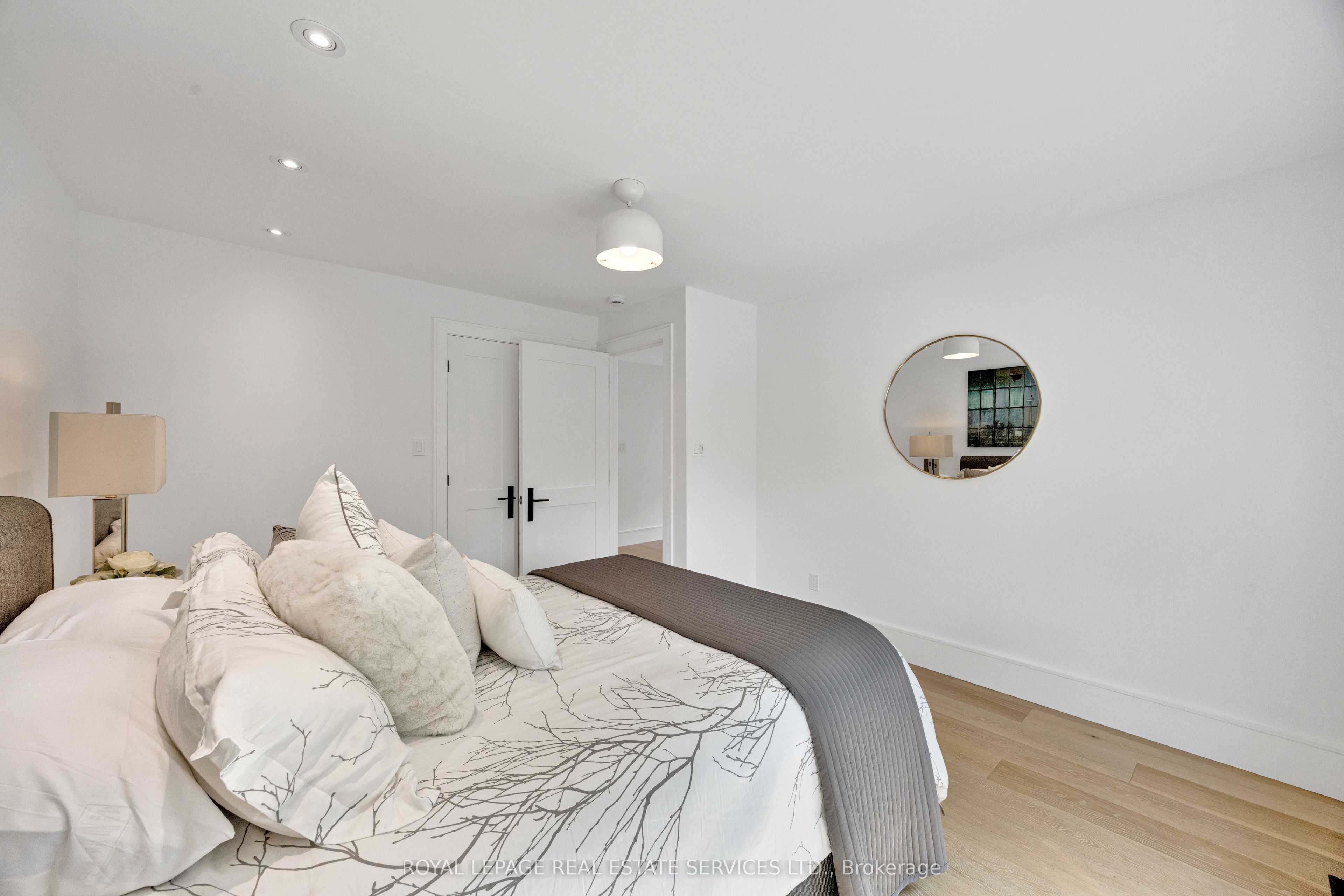 52 Glenaden Avenue E Property Photo 26