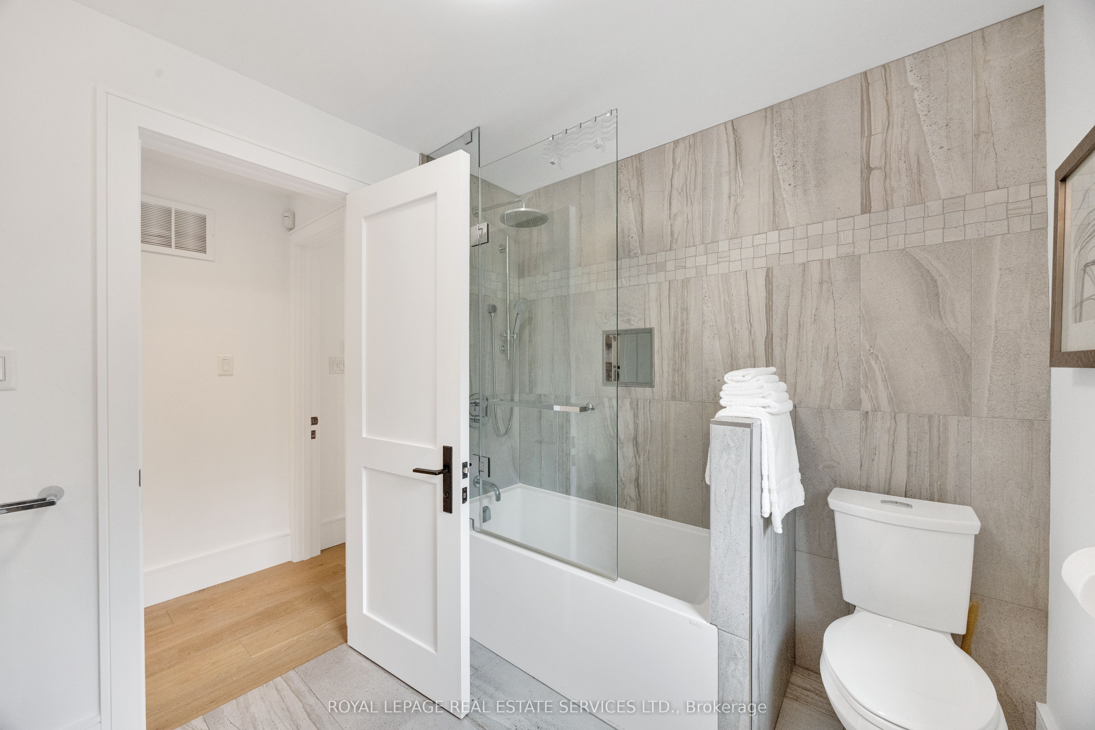 52 Glenaden Avenue E Property Photo 30
