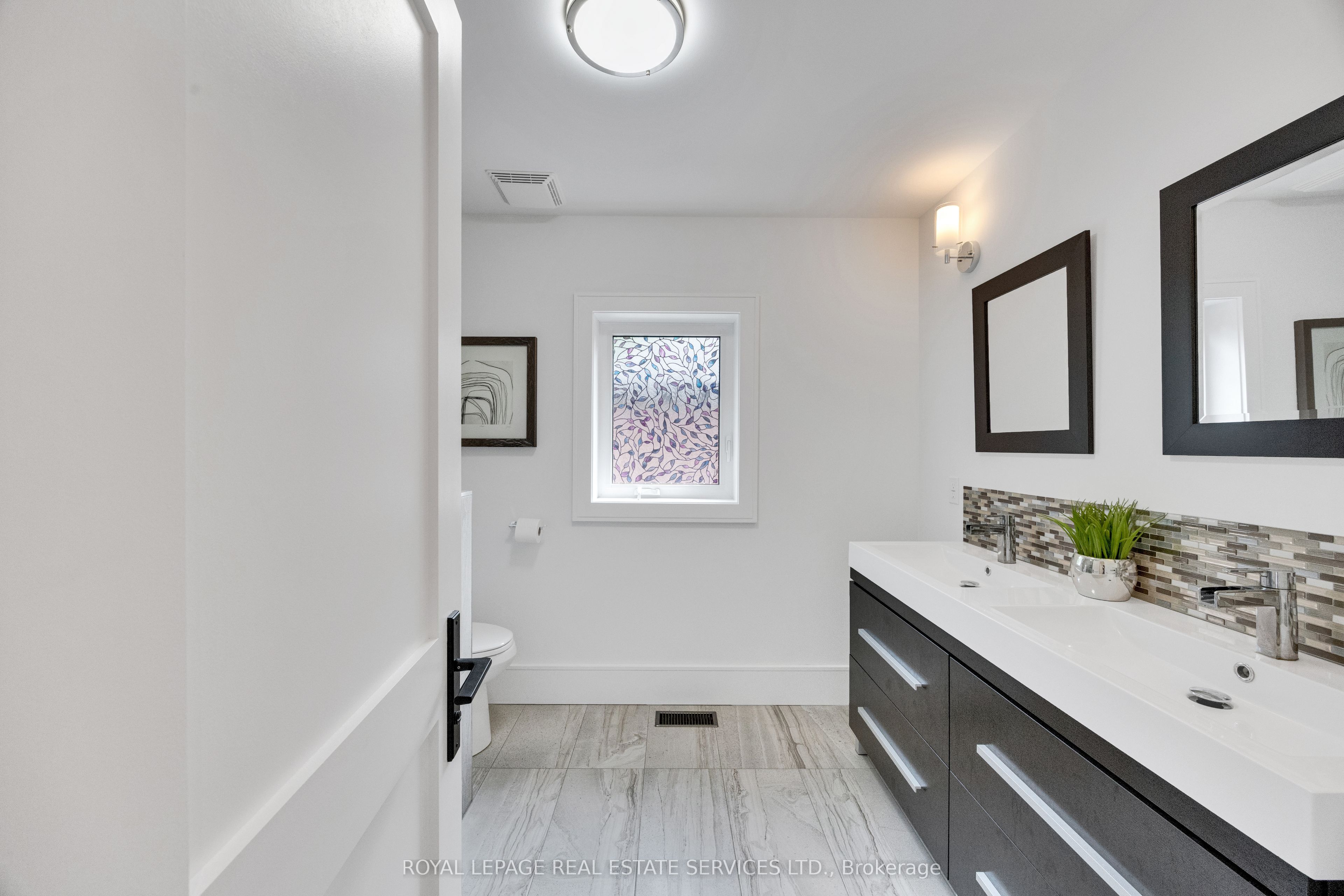 52 Glenaden Avenue E Property Photo 31