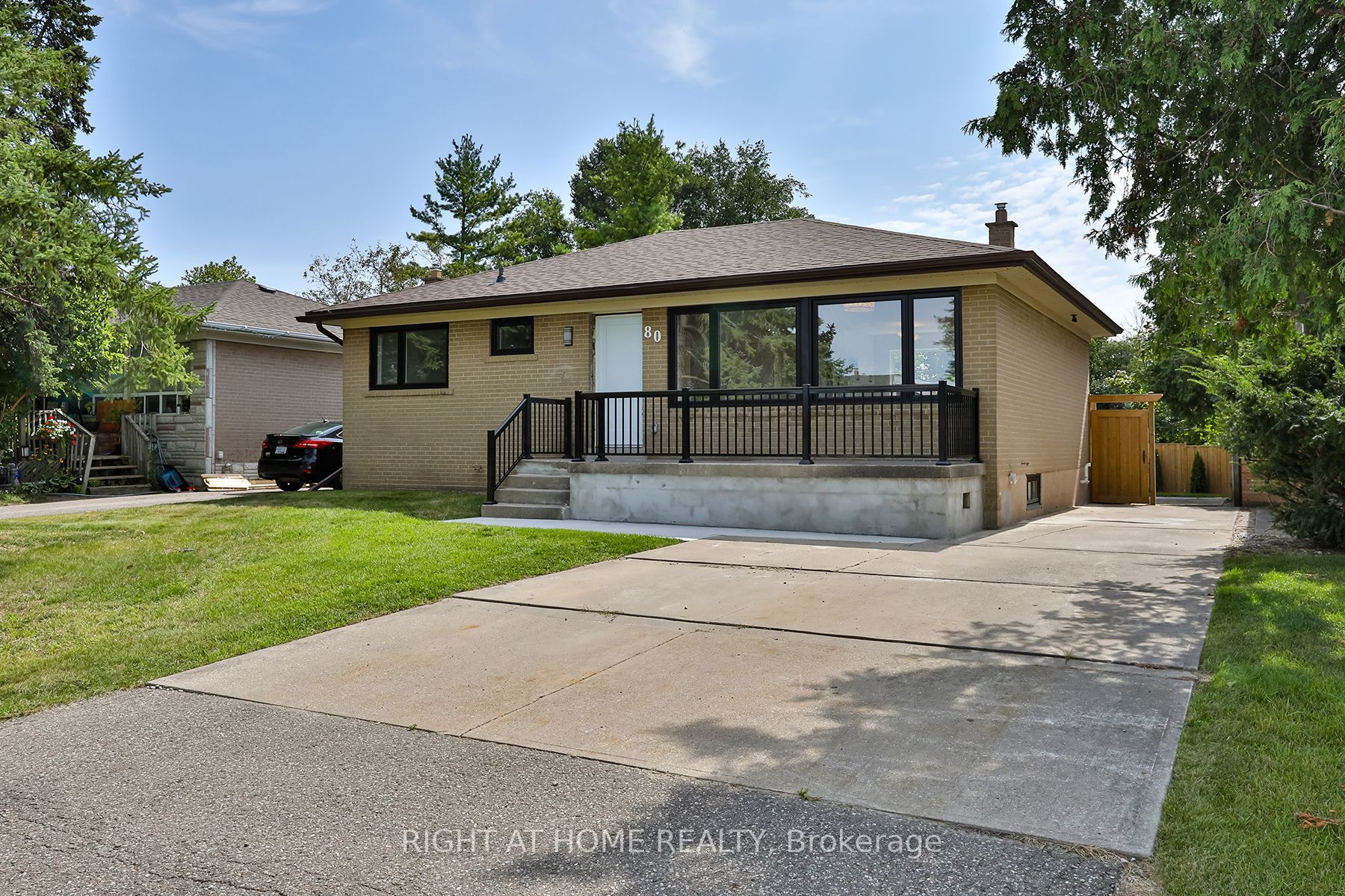80 Stephen Drive Property Photo 1