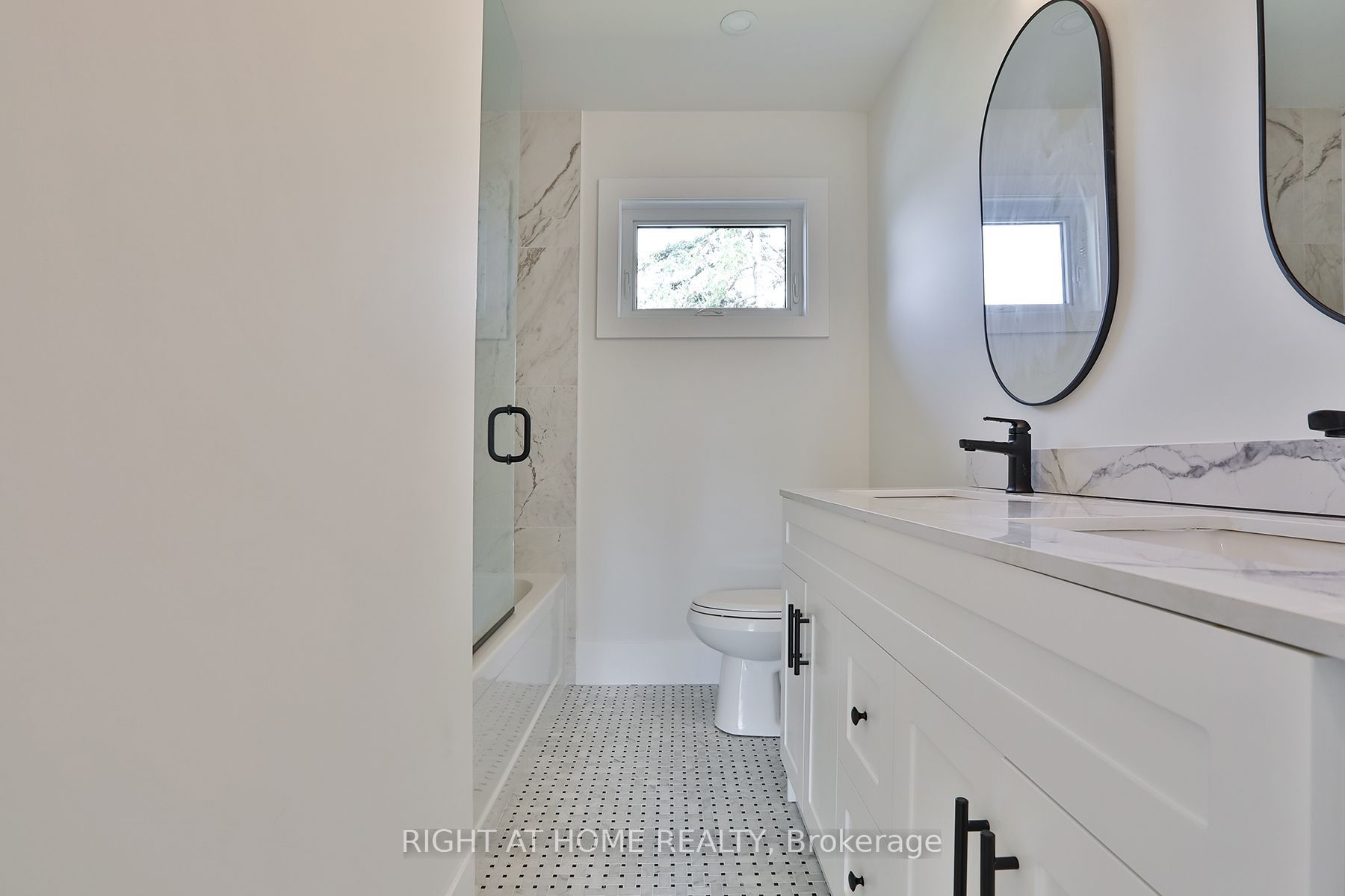 80 Stephen Drive Property Photo 9