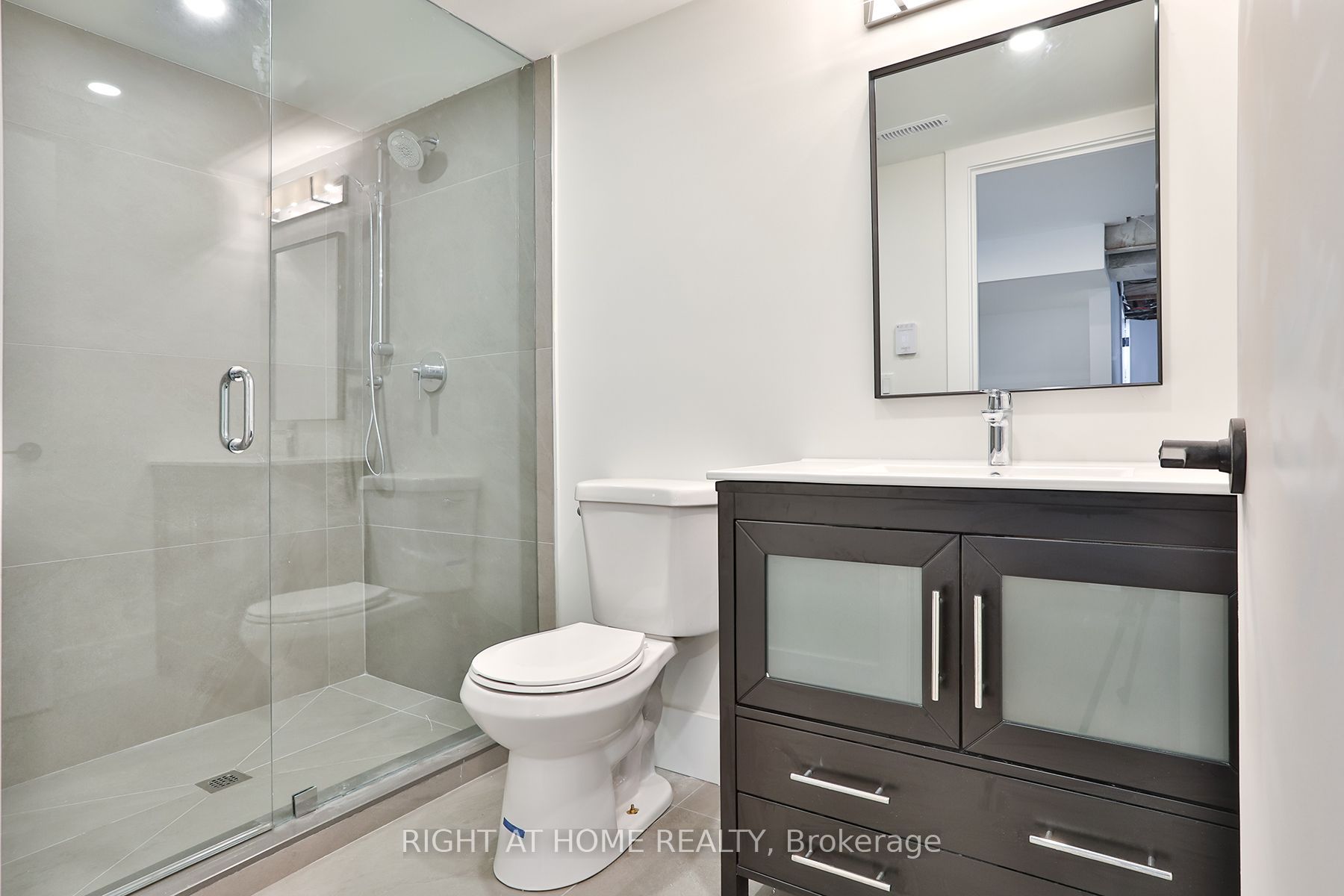 80 Stephen Drive Property Photo 11