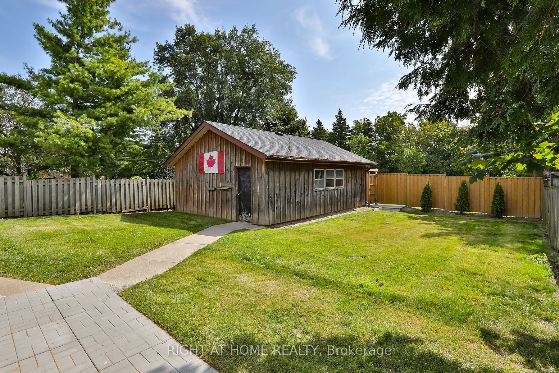80 Stephen Drive Property Photo 13