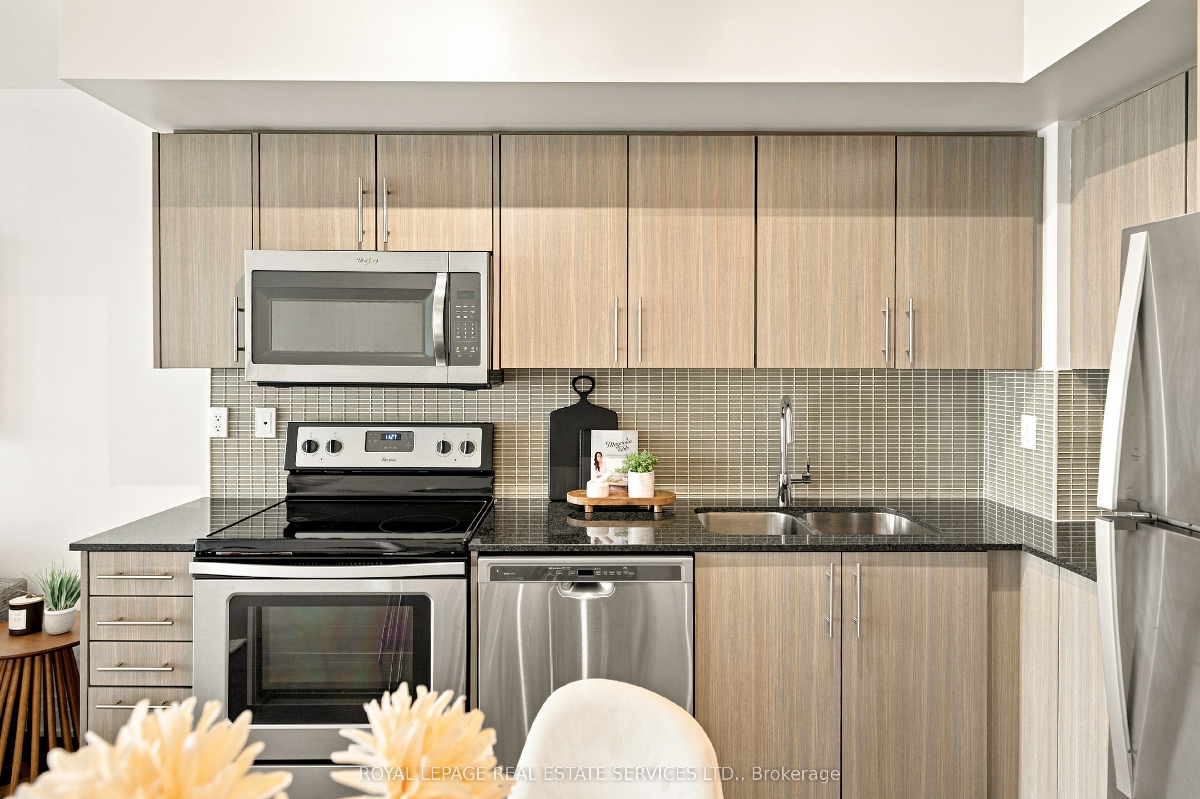 55 Speers Road 1310 Property Photo 5