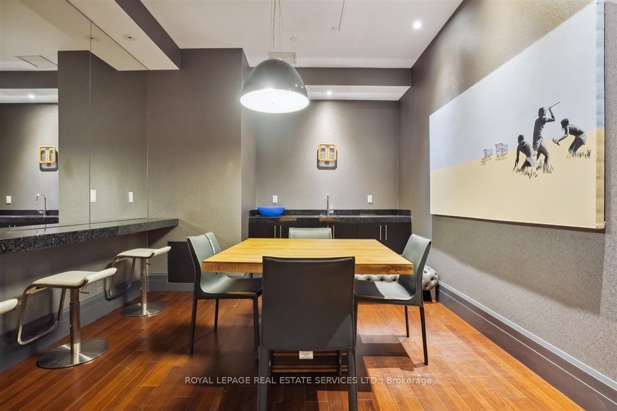 55 Speers Road 1310 Property Photo 32