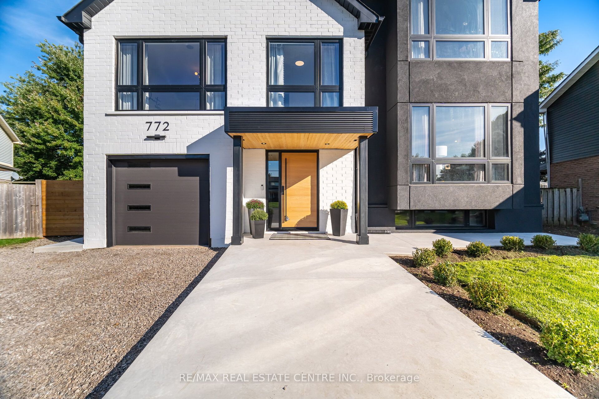 772 Banting Court Property Photo 2
