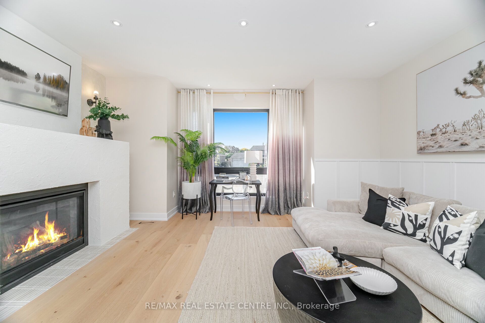 772 Banting Court Property Photo 14