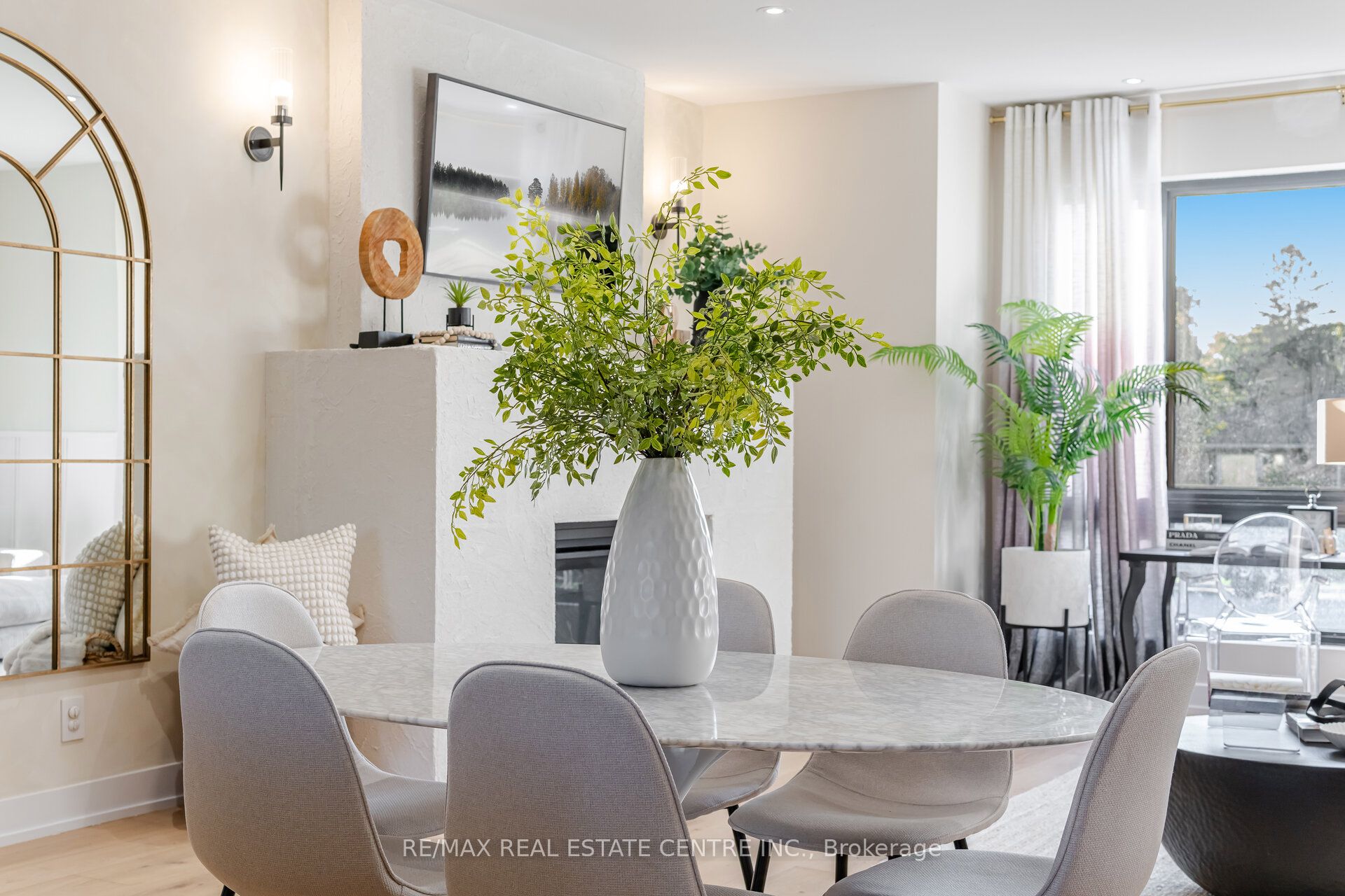 772 Banting Court Property Photo 16