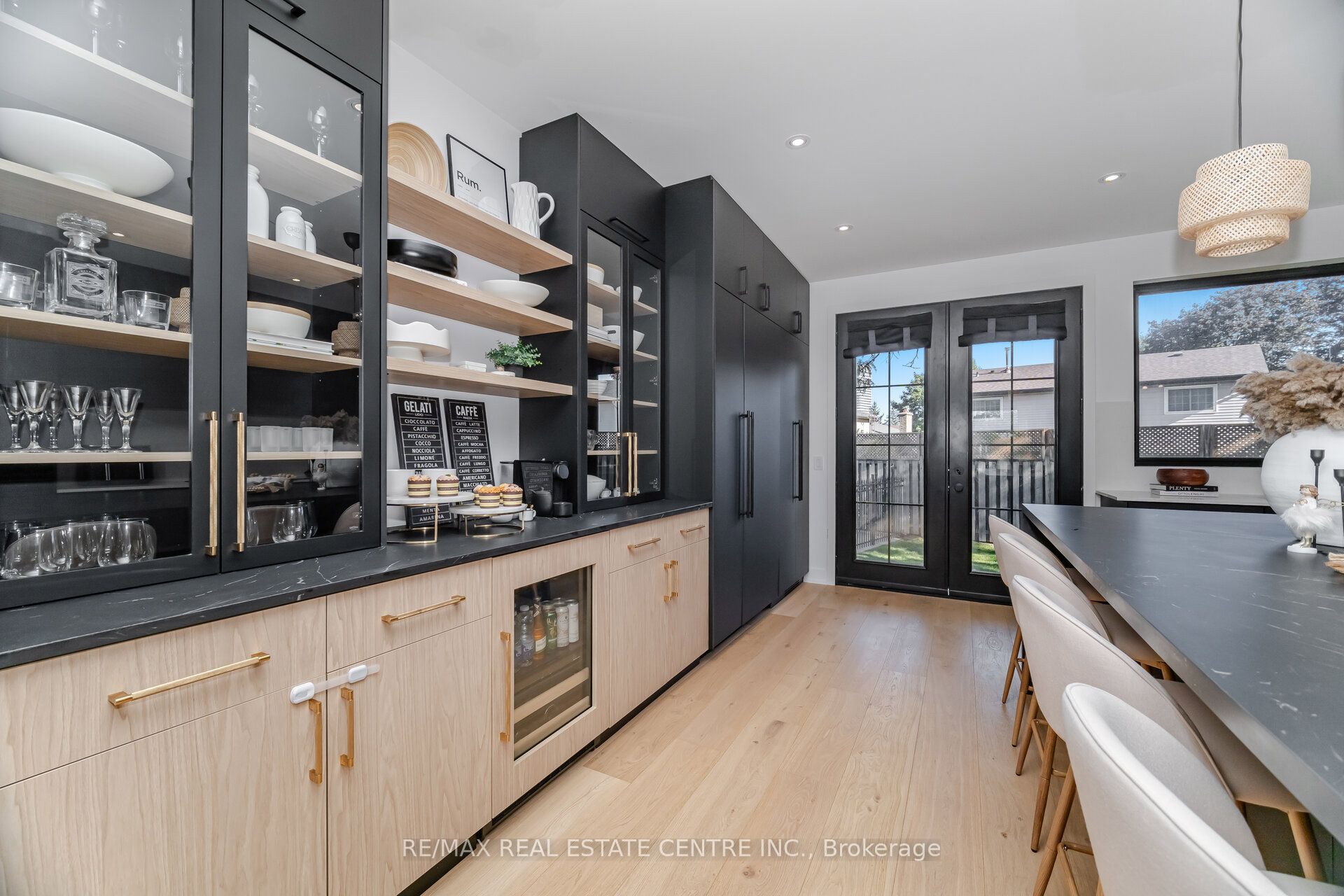 772 Banting Court Property Photo 23