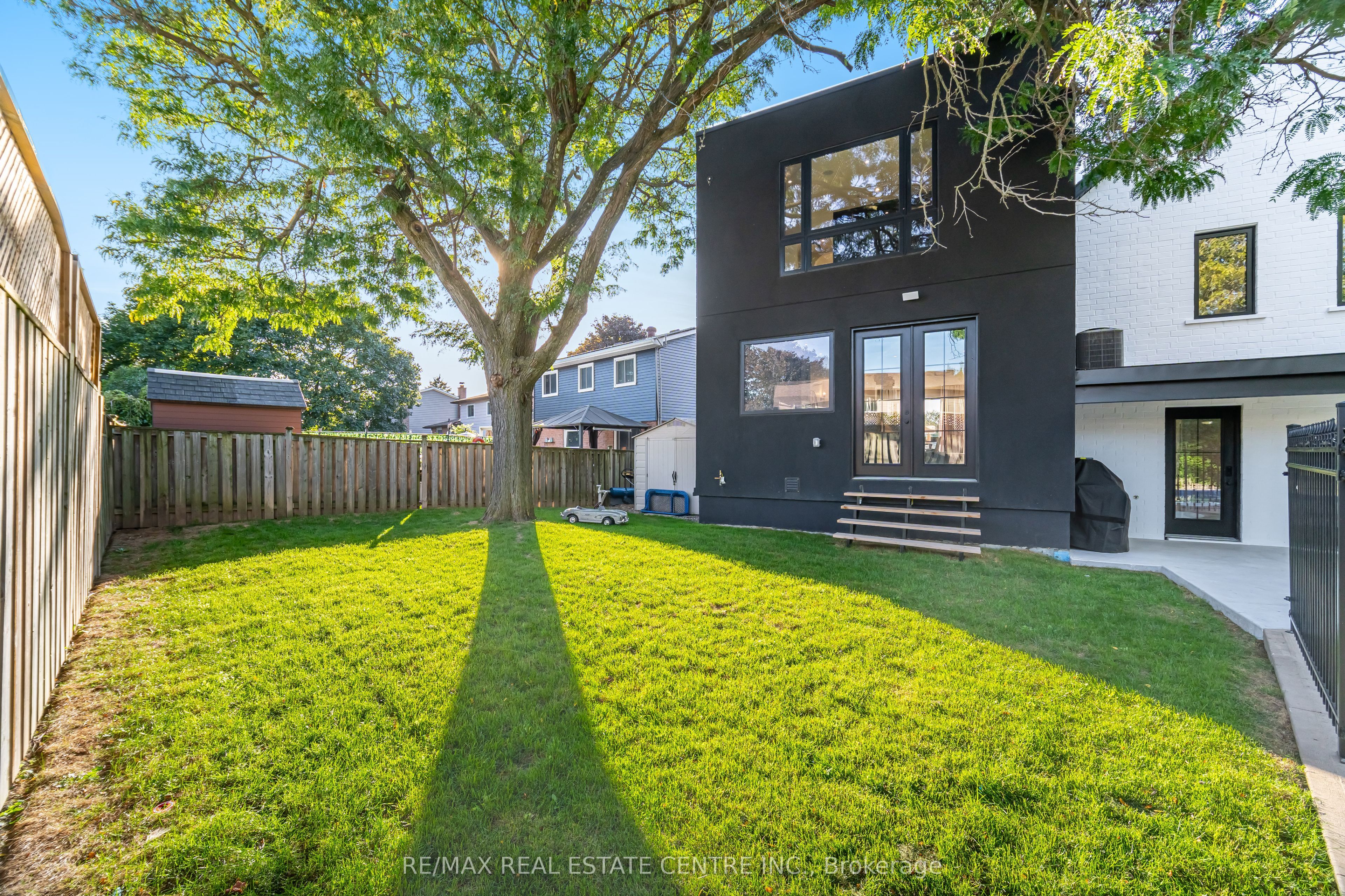 772 Banting Court Property Photo 43