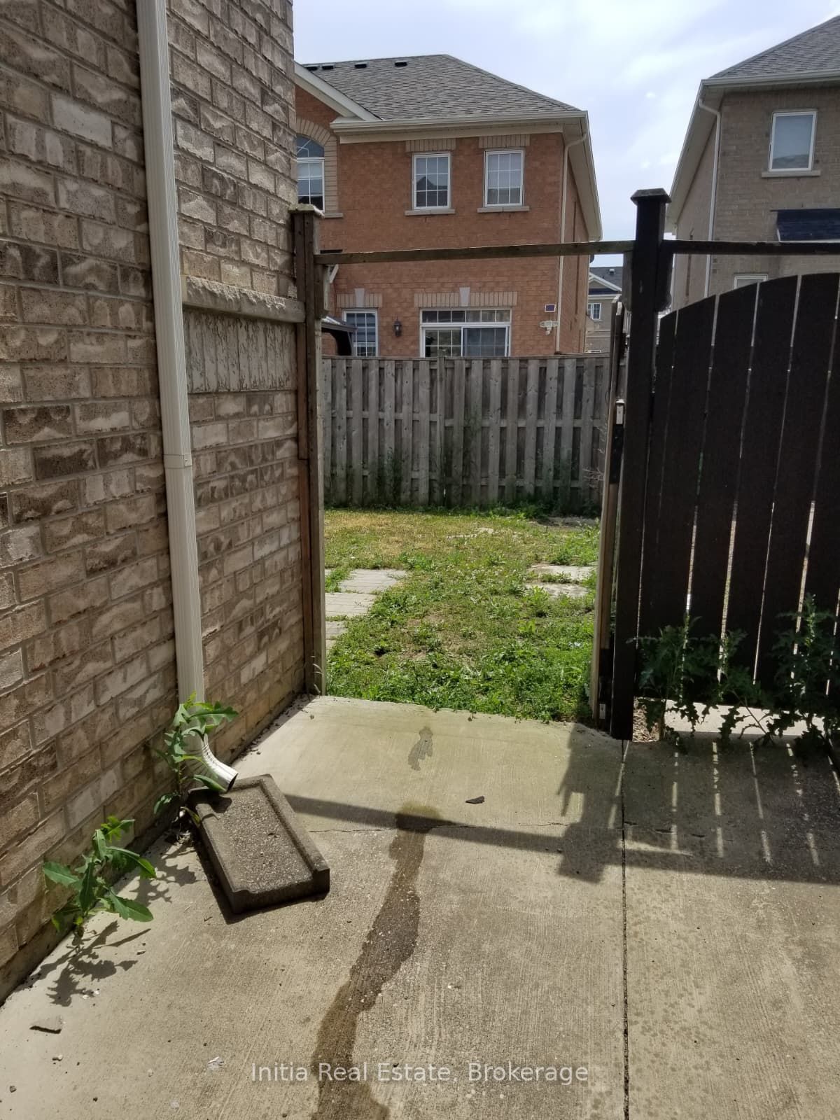 99 Connolly Crescent Property Photo 15