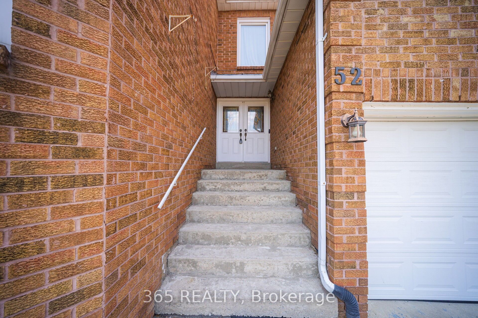 52 Leeward Drive Property Photo 3