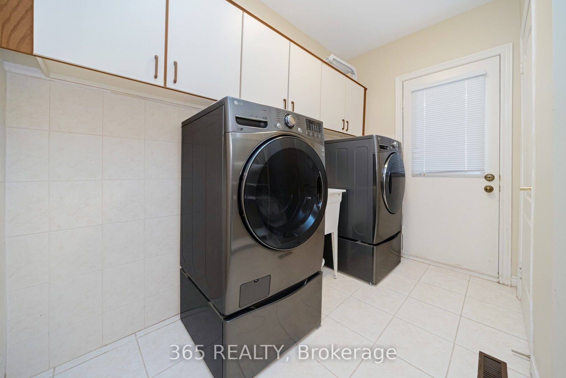52 Leeward Drive Property Photo 17