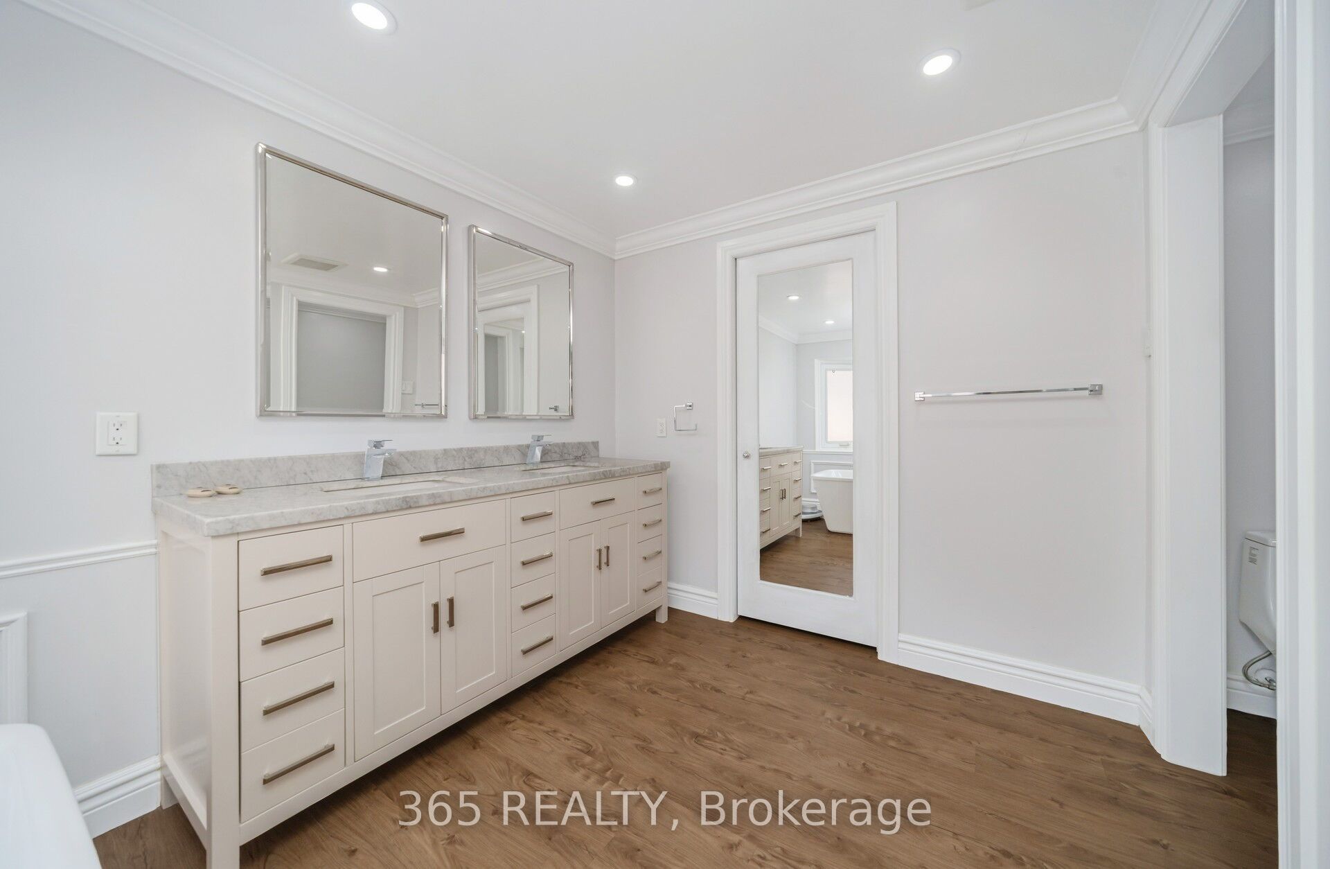 52 Leeward Drive Property Photo 32