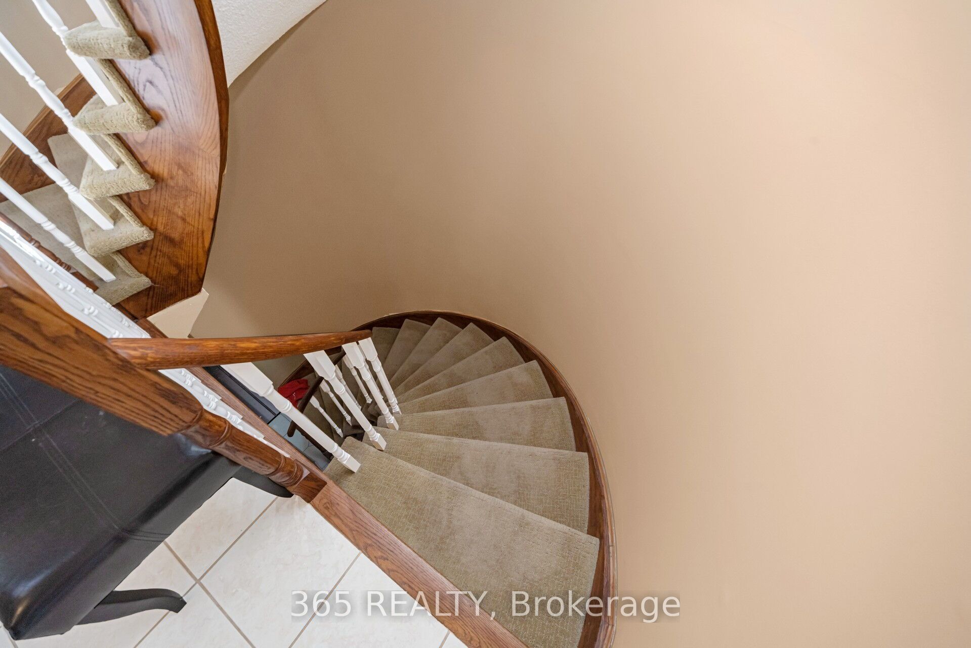 52 Leeward Drive Property Photo 36